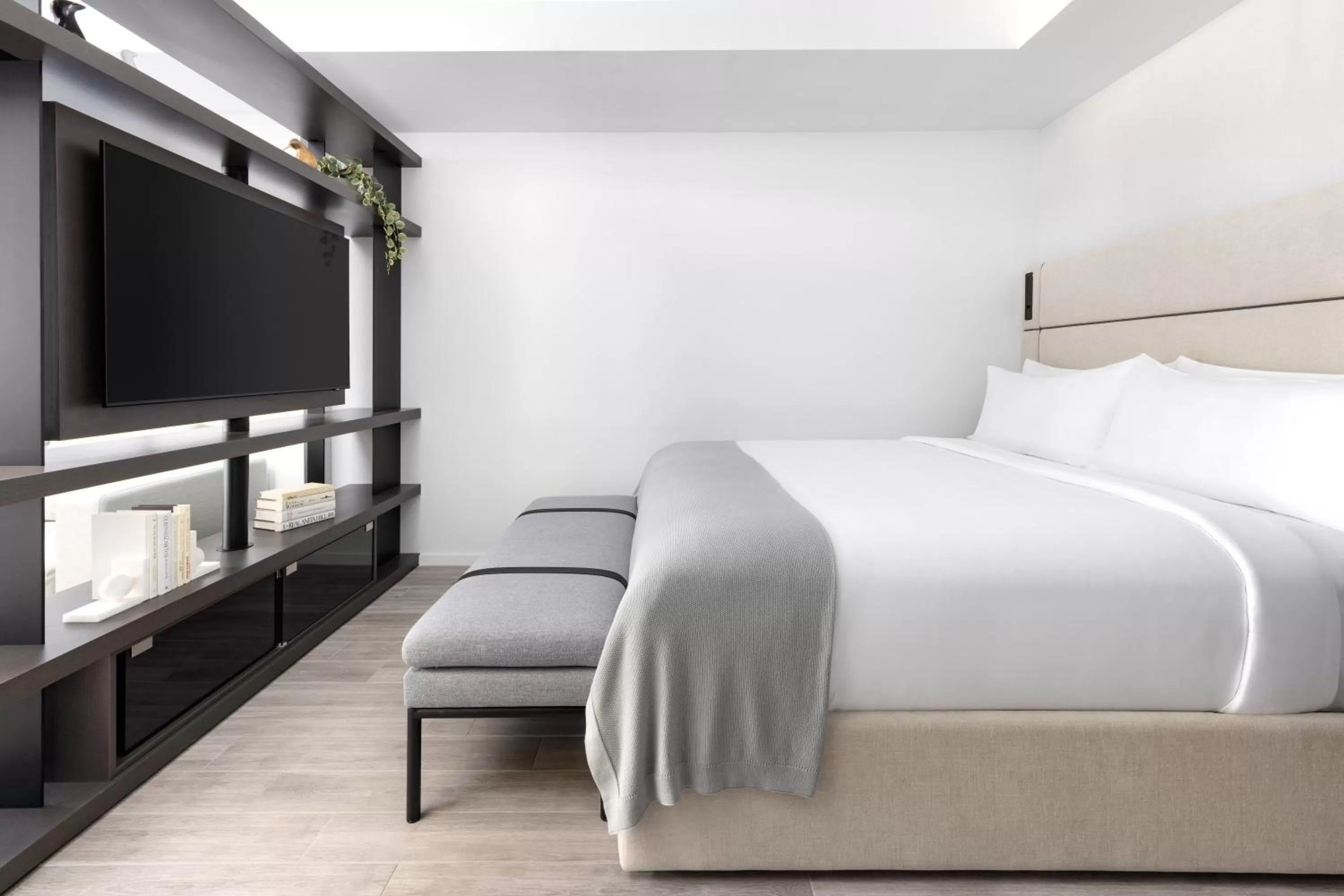 Bay View Studio Suite with King Bed in The Elser Hotel Miami - An All-Suite Hotel