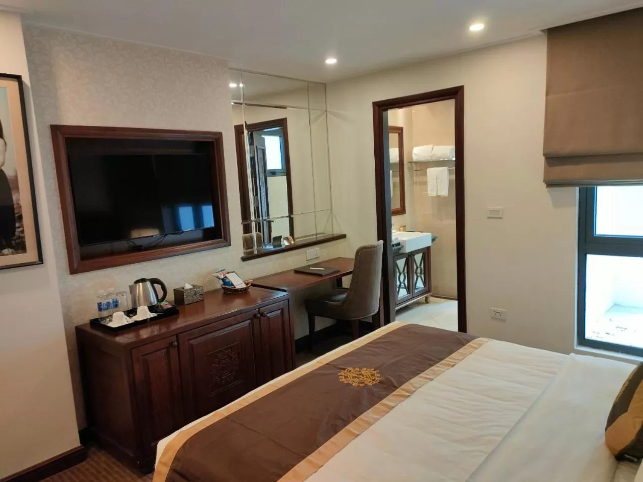 Premier Deluxe Double Room in Rex Hanoi Hotel