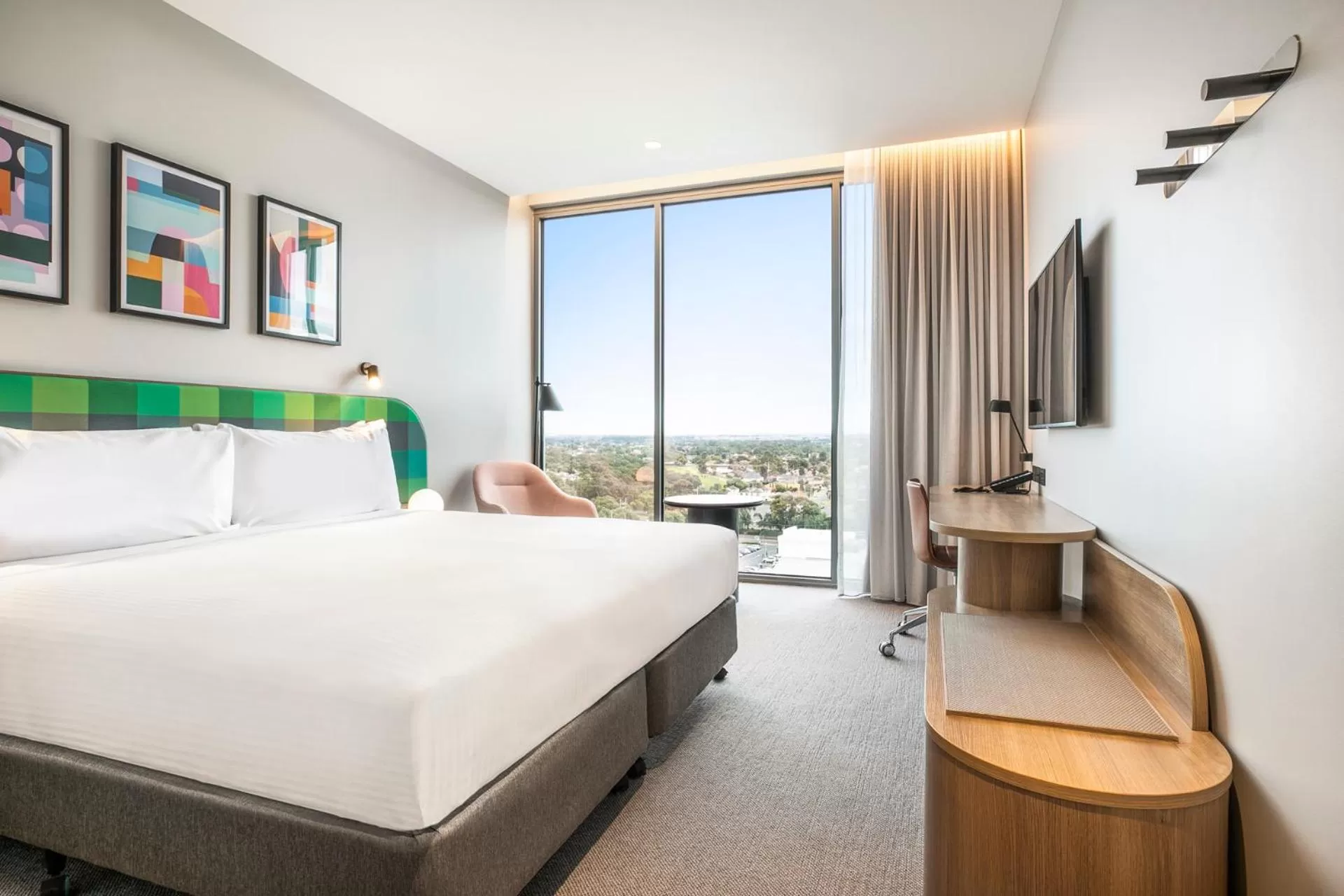 Premium King Room - High Floor in Holiday Inn Werribee by IHG