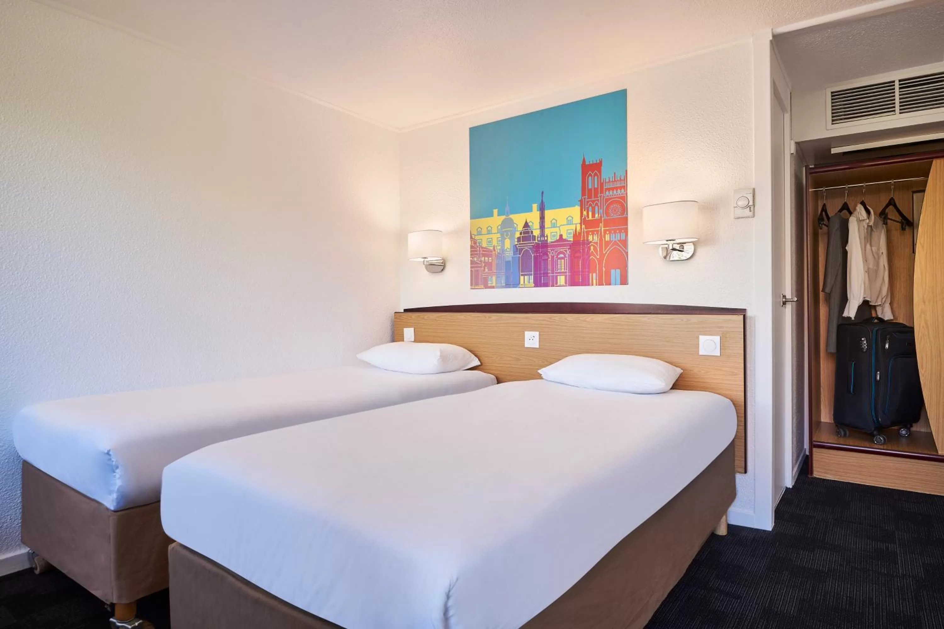 Twin Room in Kyriad Direct Strasbourg Ouest - Zénith