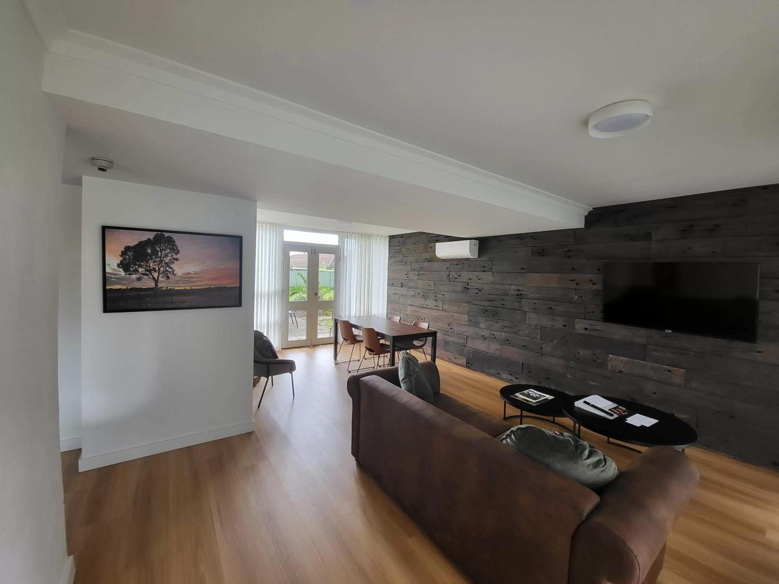 Two Bedroom Deluxe Apartment - single occupancy in Barossa Weintal Hotel