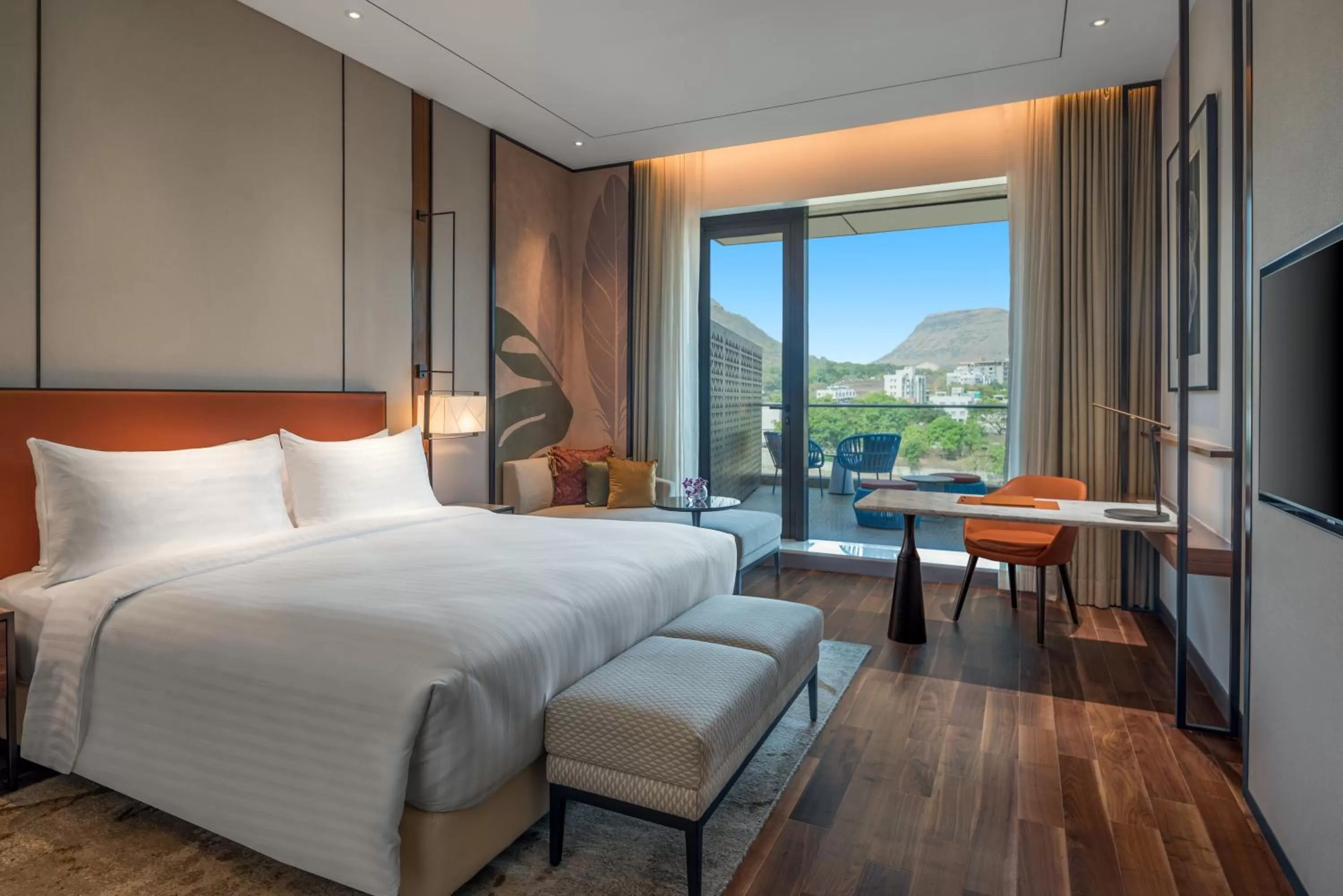 Deluxe Room with Balcony in Radisson Blu Hotel & Spa, Nashik