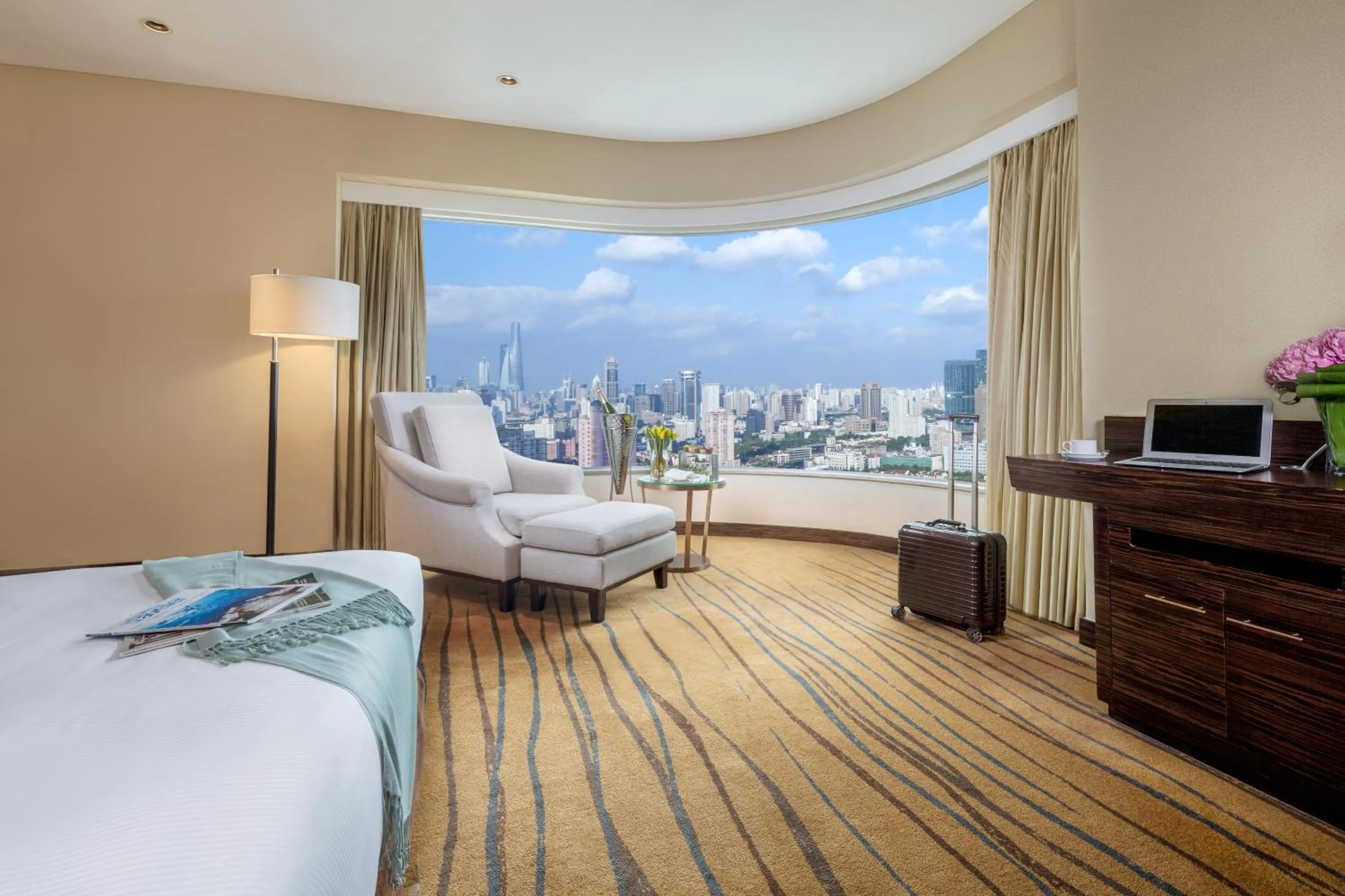 King Panorama Suite - Free 24-hour parking for one car per night in The Kunlun Jing An