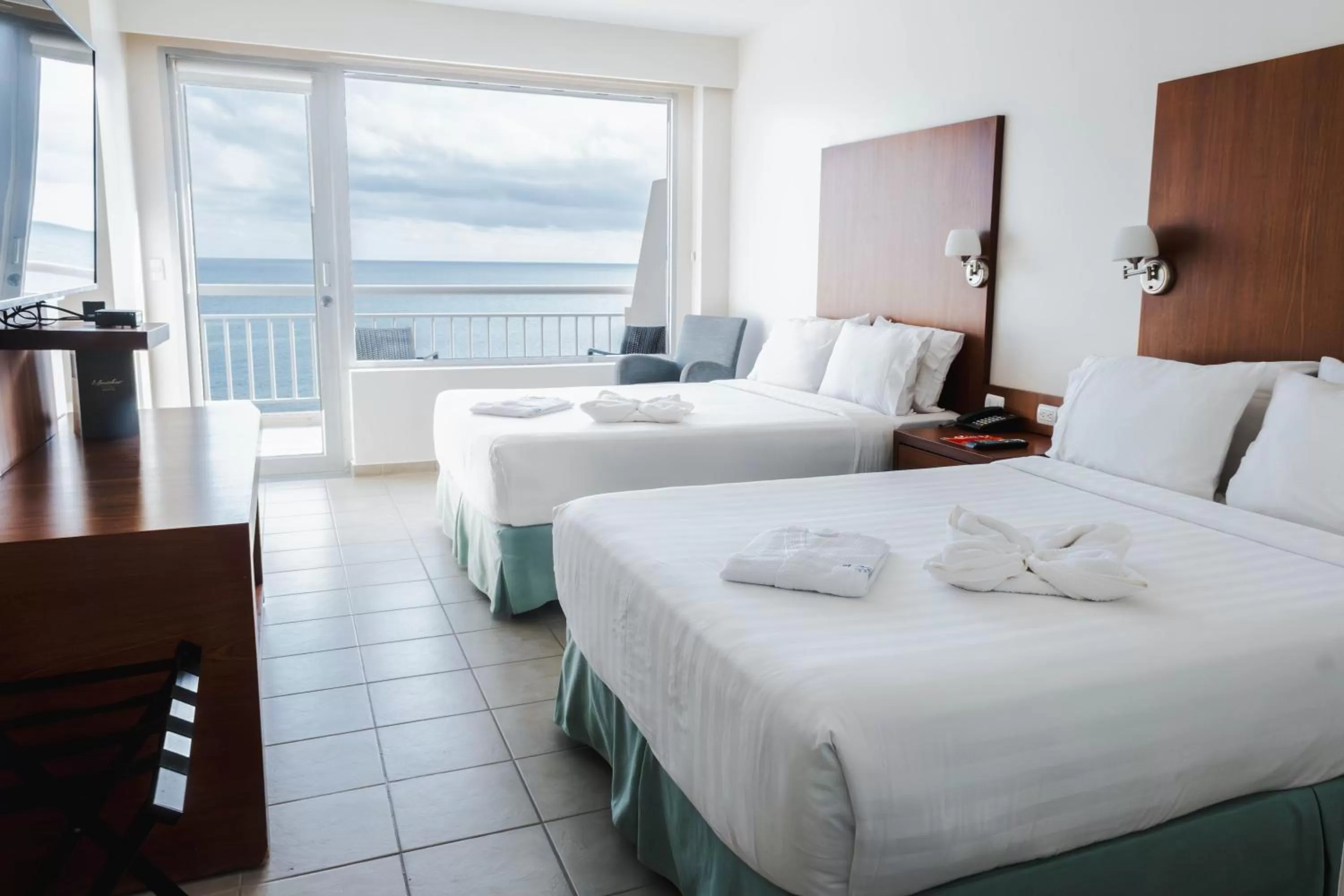 Twin Room with Balcony in MantaHost Hotel