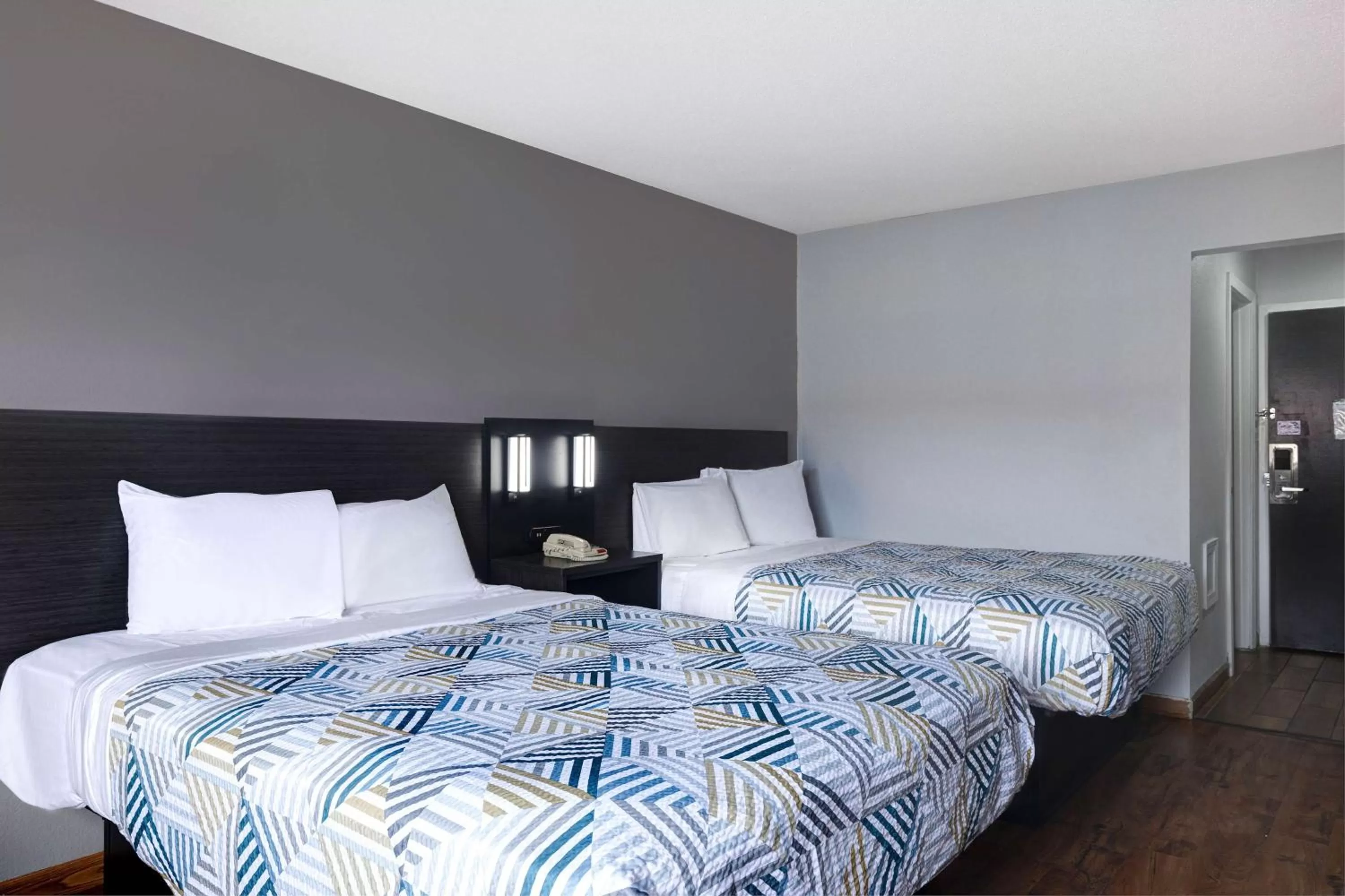 Queen Room with Two Queen Beds - Non-Smoking in Motel 6-Shepherdsville, KY Louisville South