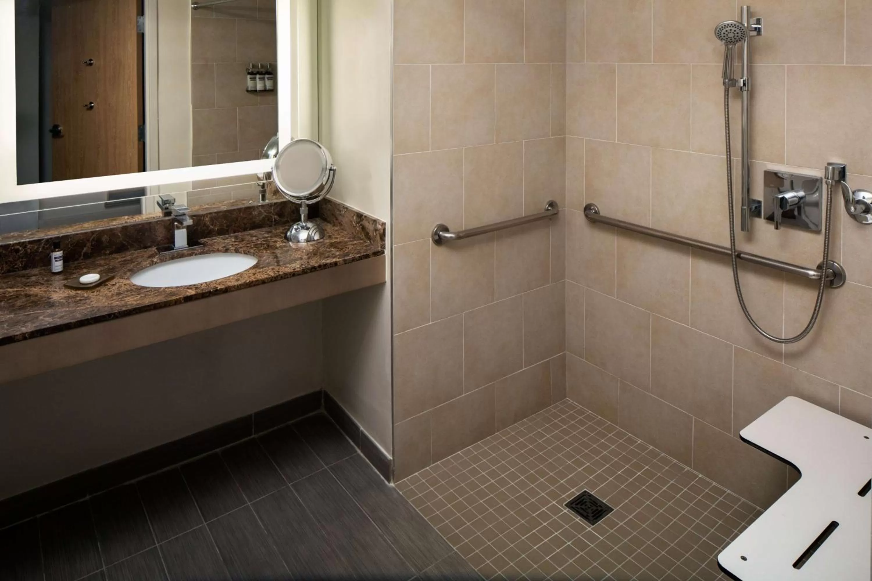 Queen Room with Two Queen Beds and Accessible Shower - Disability Access in Hyatt Regency Jacksonville Riverfront