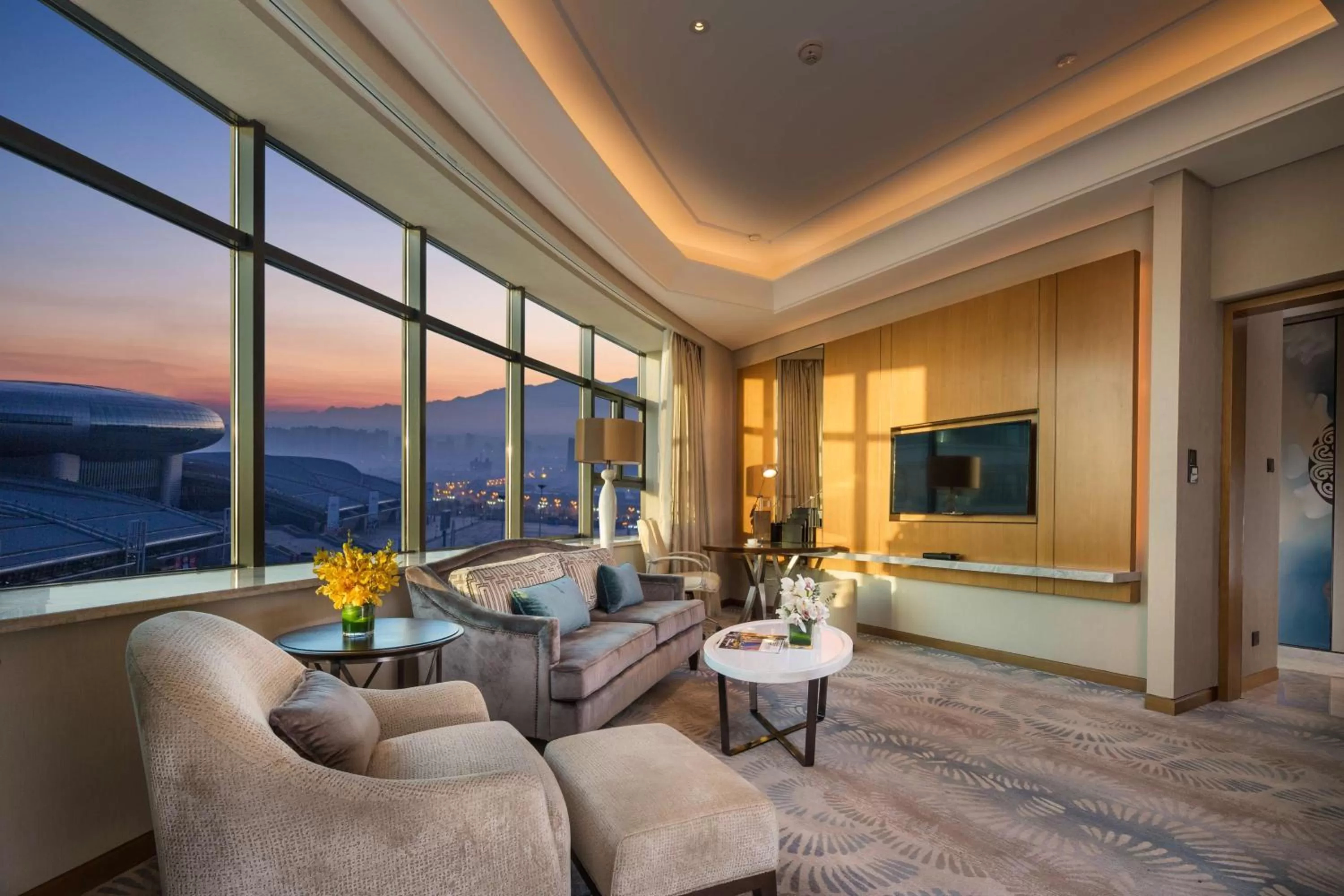 Room with Lounge Access and Mountain View in Hilton Urumqi