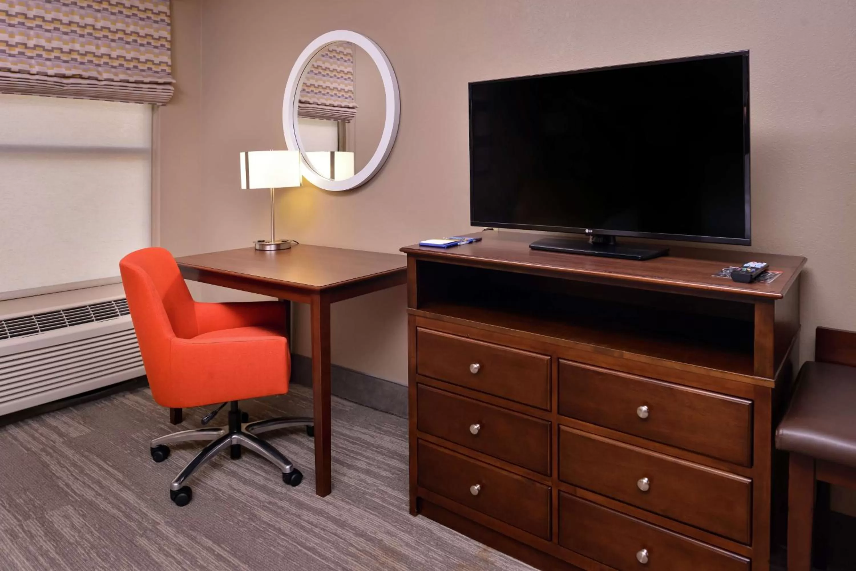 King Room - Hearing Accessible in Hampton Inn Florence Midtown