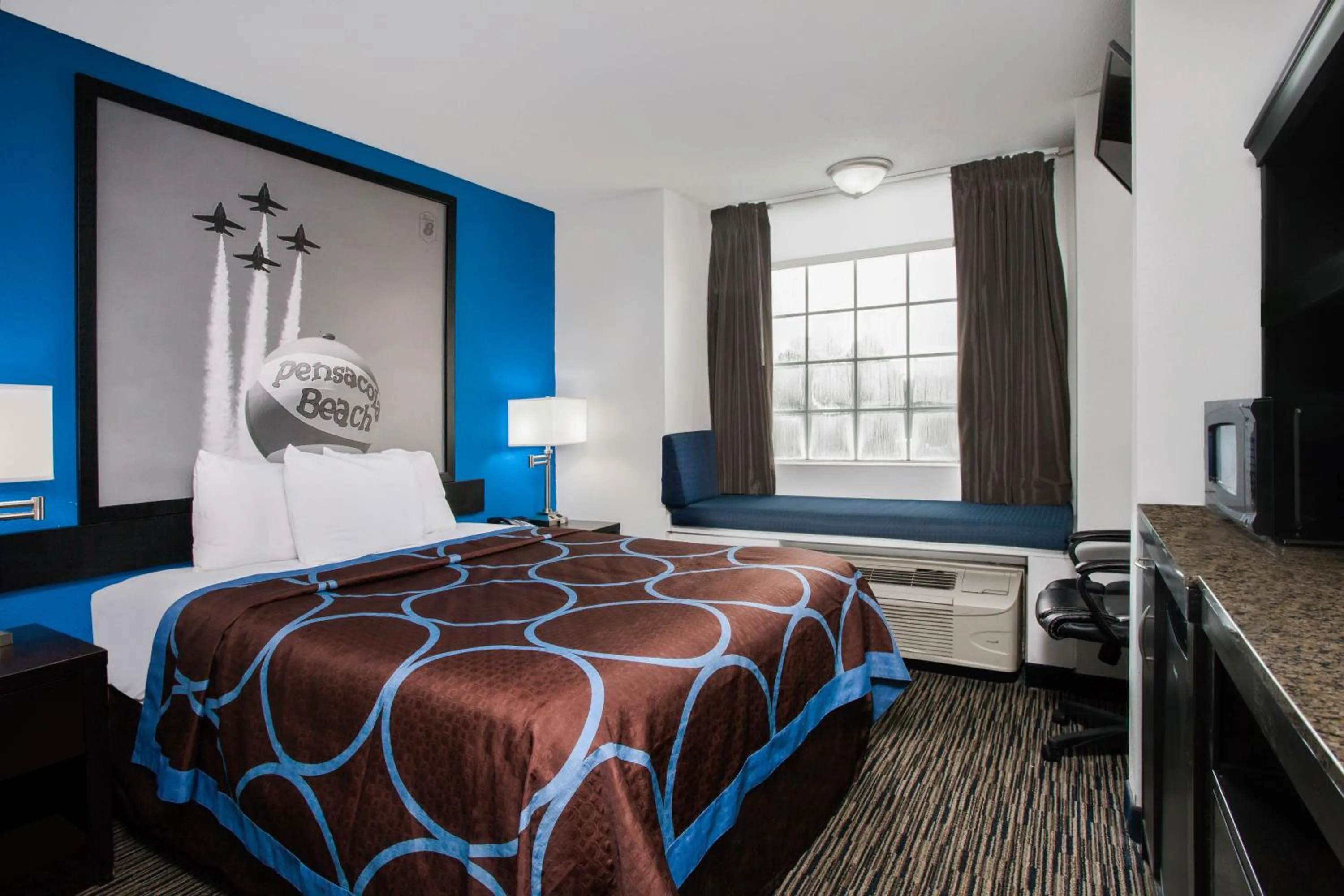 Queen Room - Mobility Access/Non-Smoking in Super 8 by Wyndham Pensacola