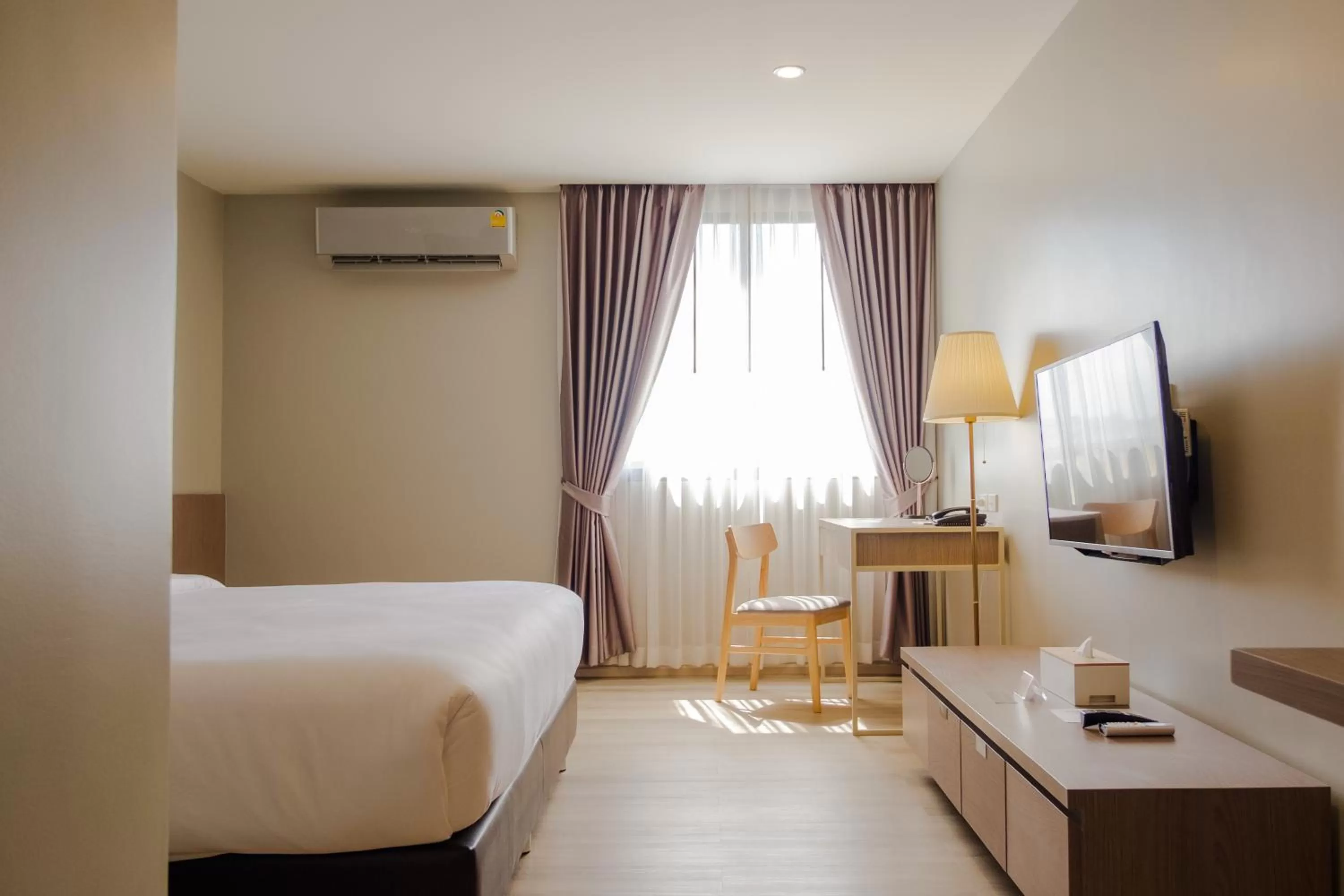 Deluxe Double Room in The Rise Suites Hotel, Chiang Mai - SHA Extra Plus
