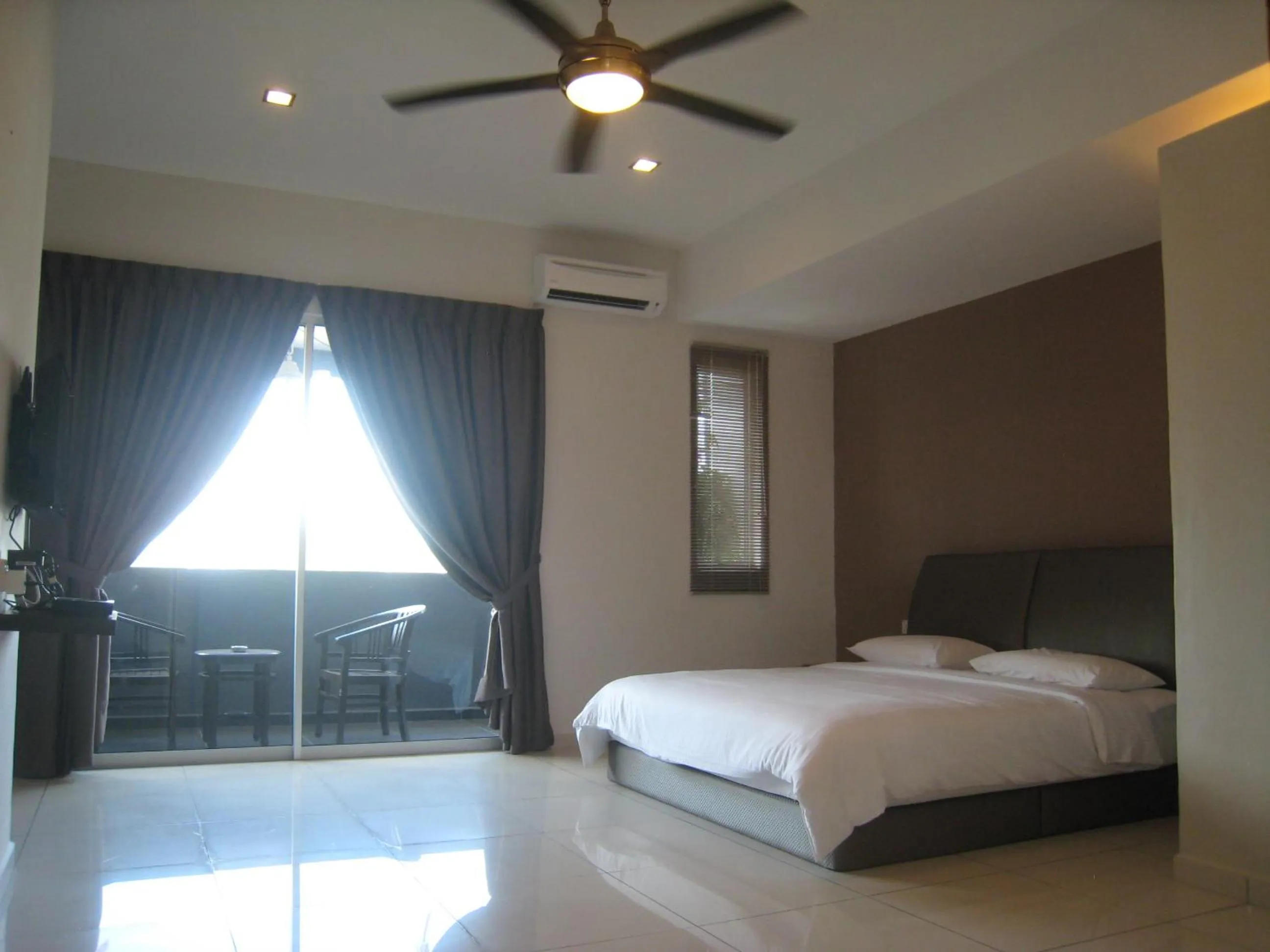 Family Studio in Millenium maison home