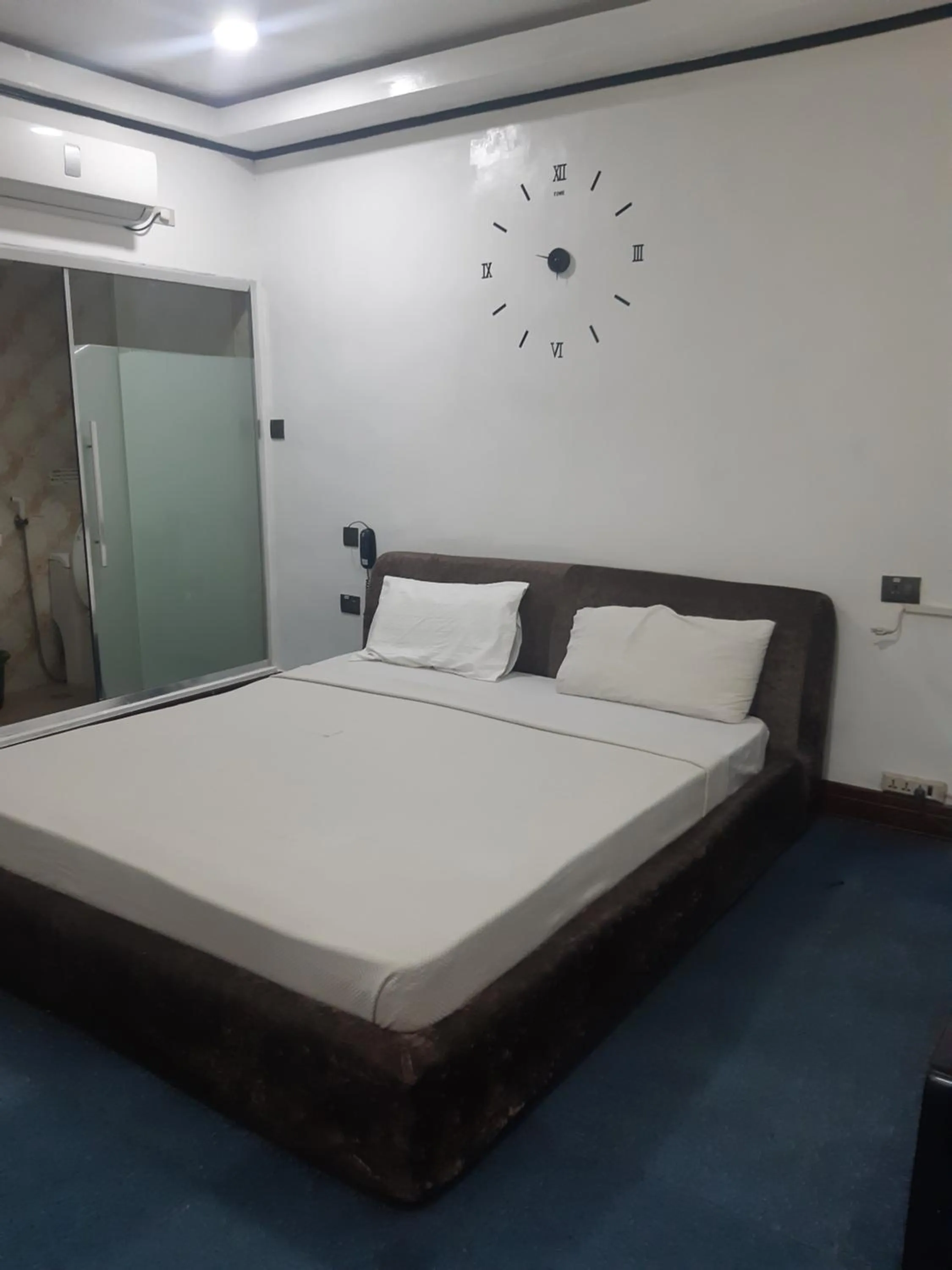 Deluxe King Room in 999 Hotel