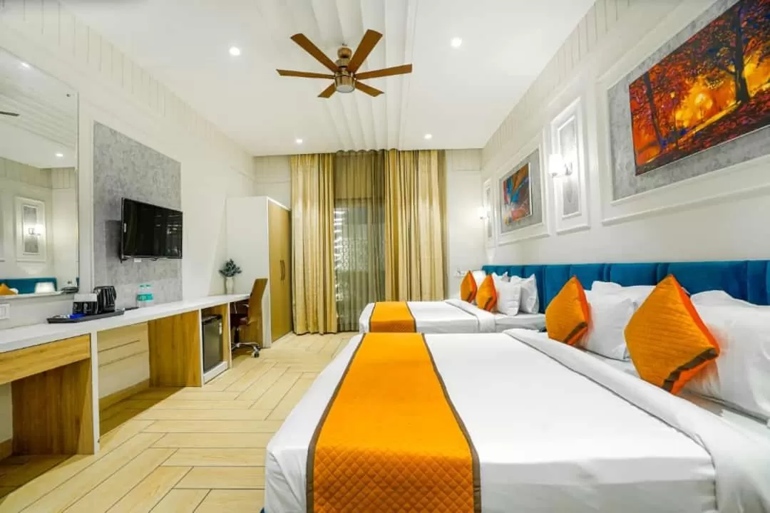 Family Room in Greenwood Villa By Levelup