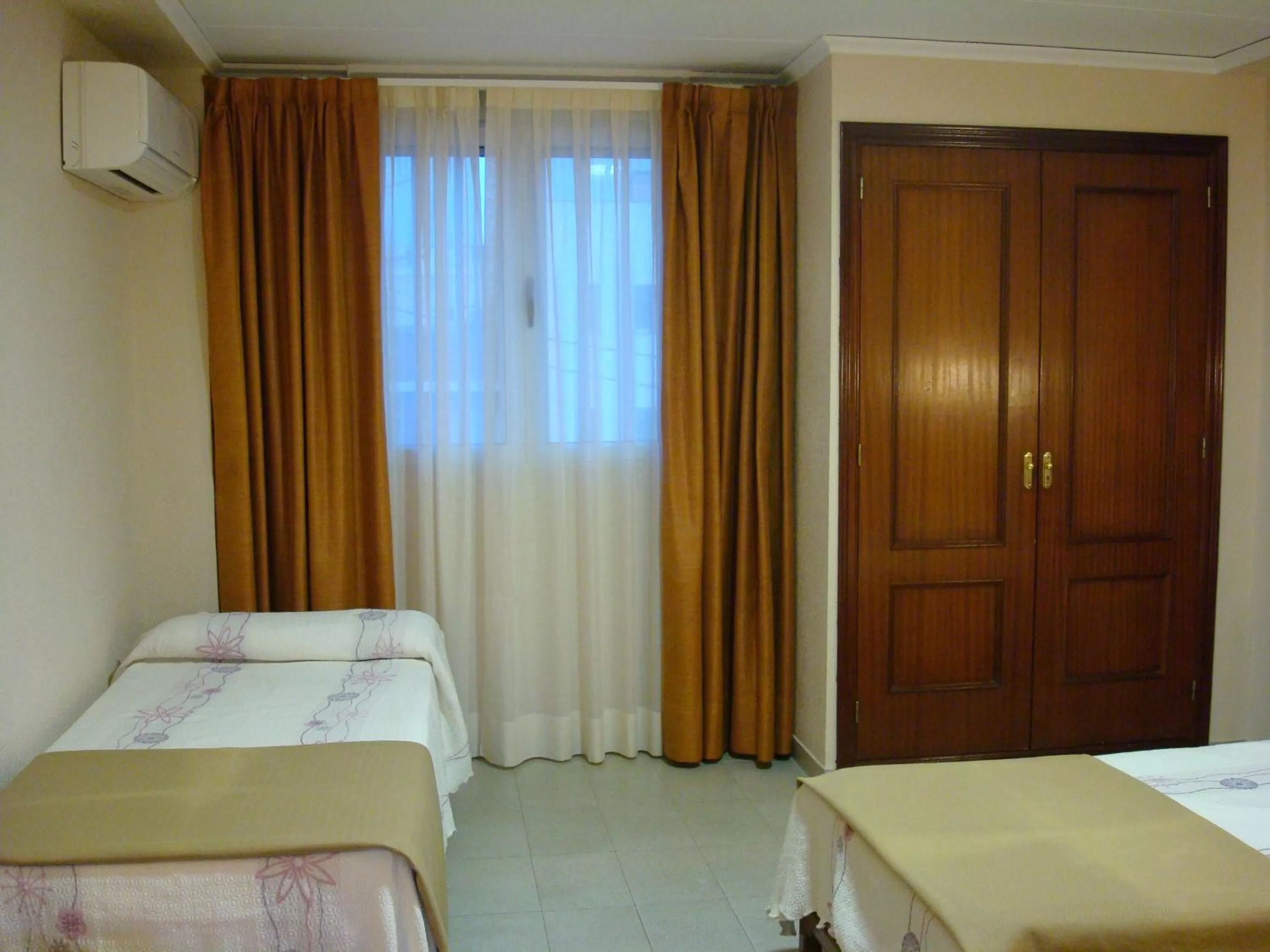 Triple Room in Hotel Fin De Semana