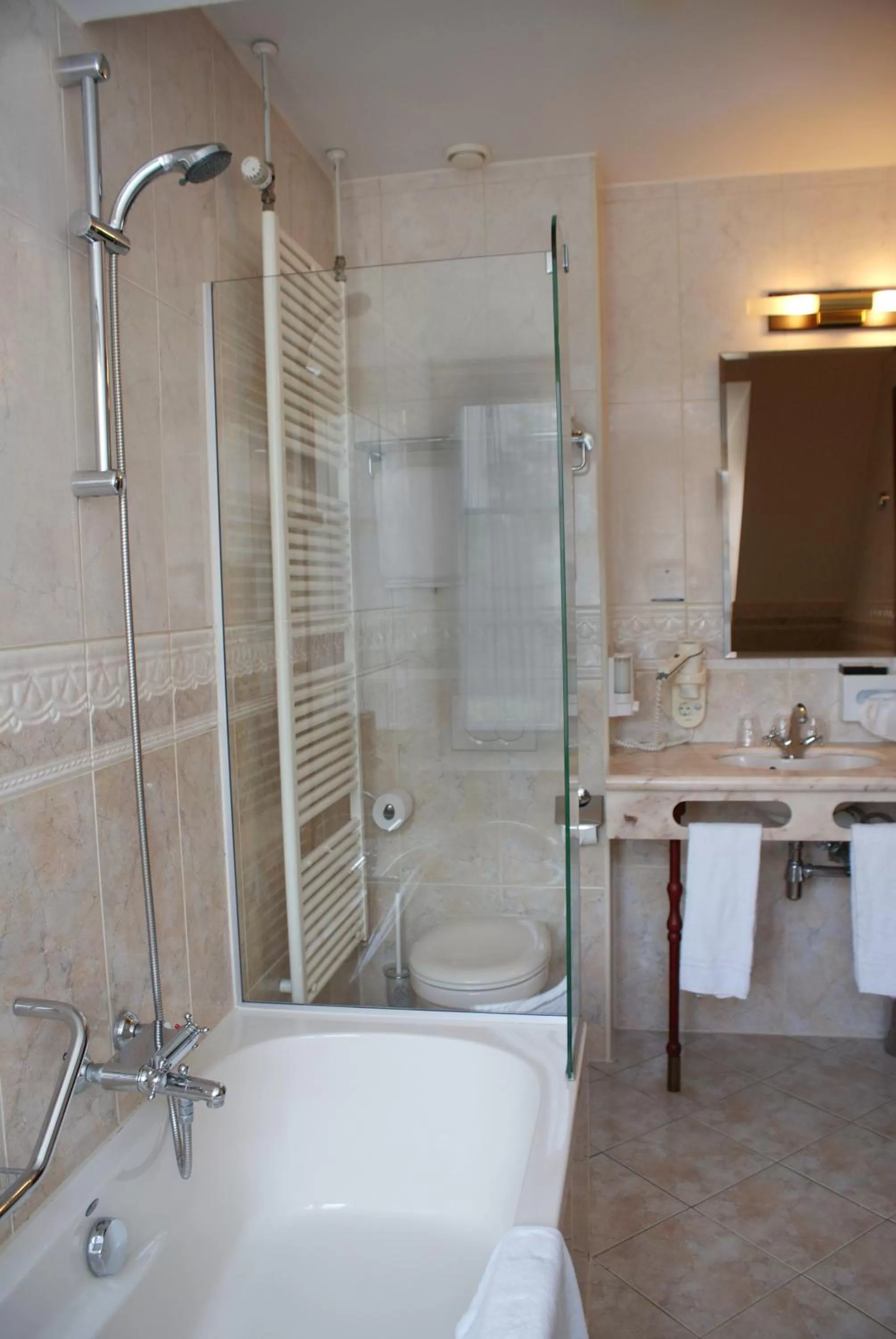 Deluxe Double Room with Bath in Fletcher Hotel-Restaurant de Dikke van Dale