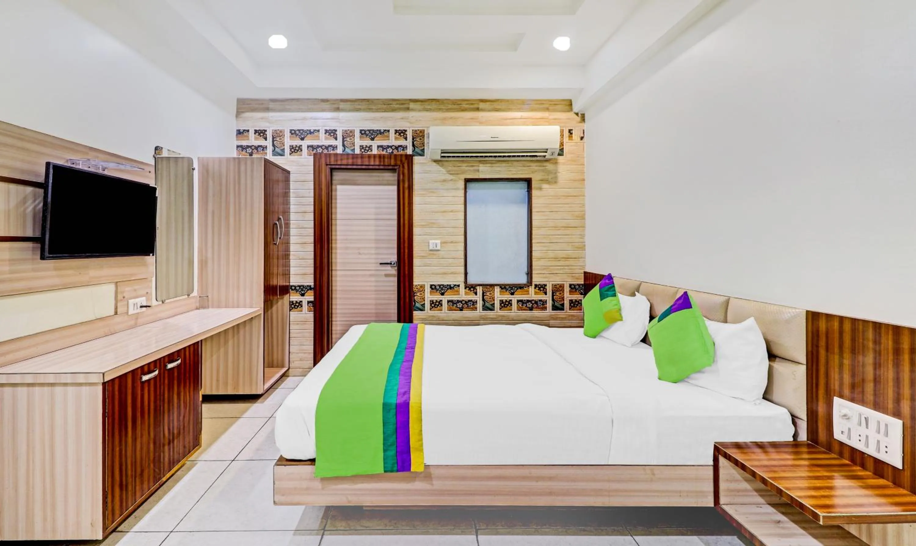 Double Room - single occupancy in Treebo Trend Taj Dream