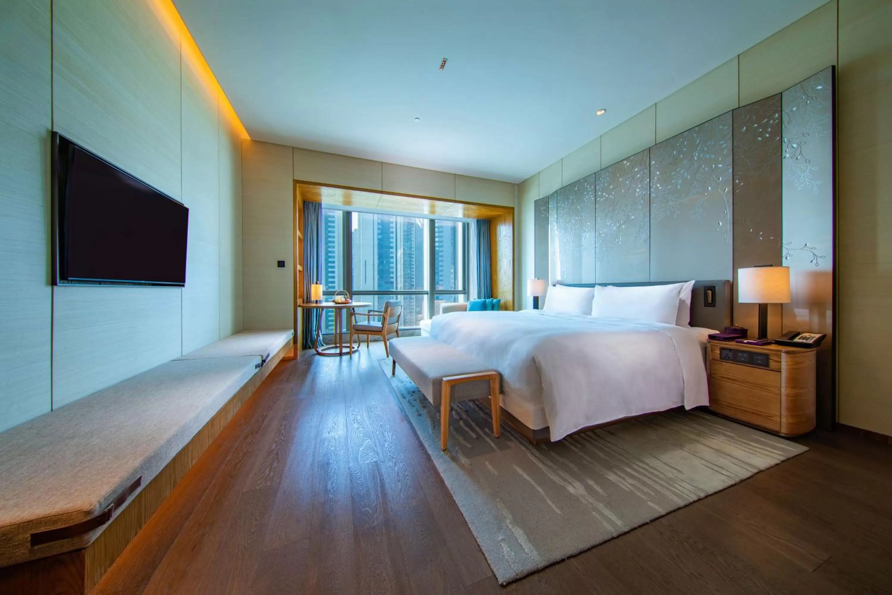 Deluxe King Room in Conrad Guangzhou