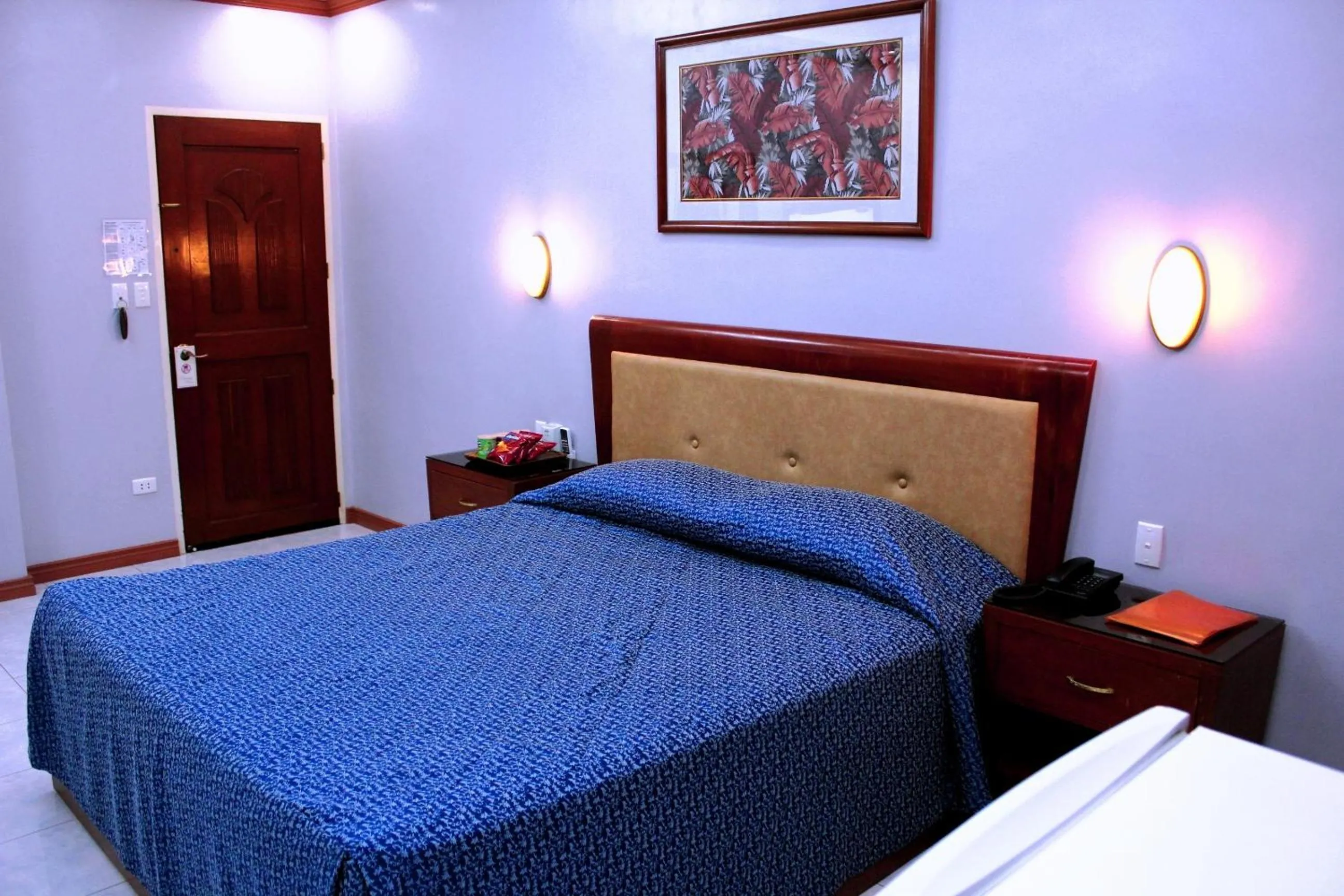  Poolside Jacuzzi Room in Pacific Breeze Hotel and Resort