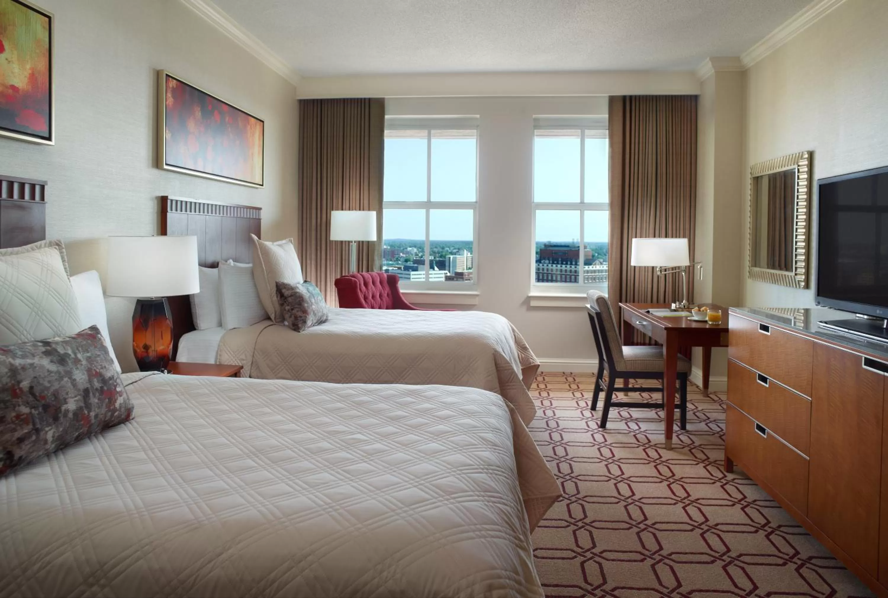 Signature - 2 Double Bed Newly Renovated in Omni Providence