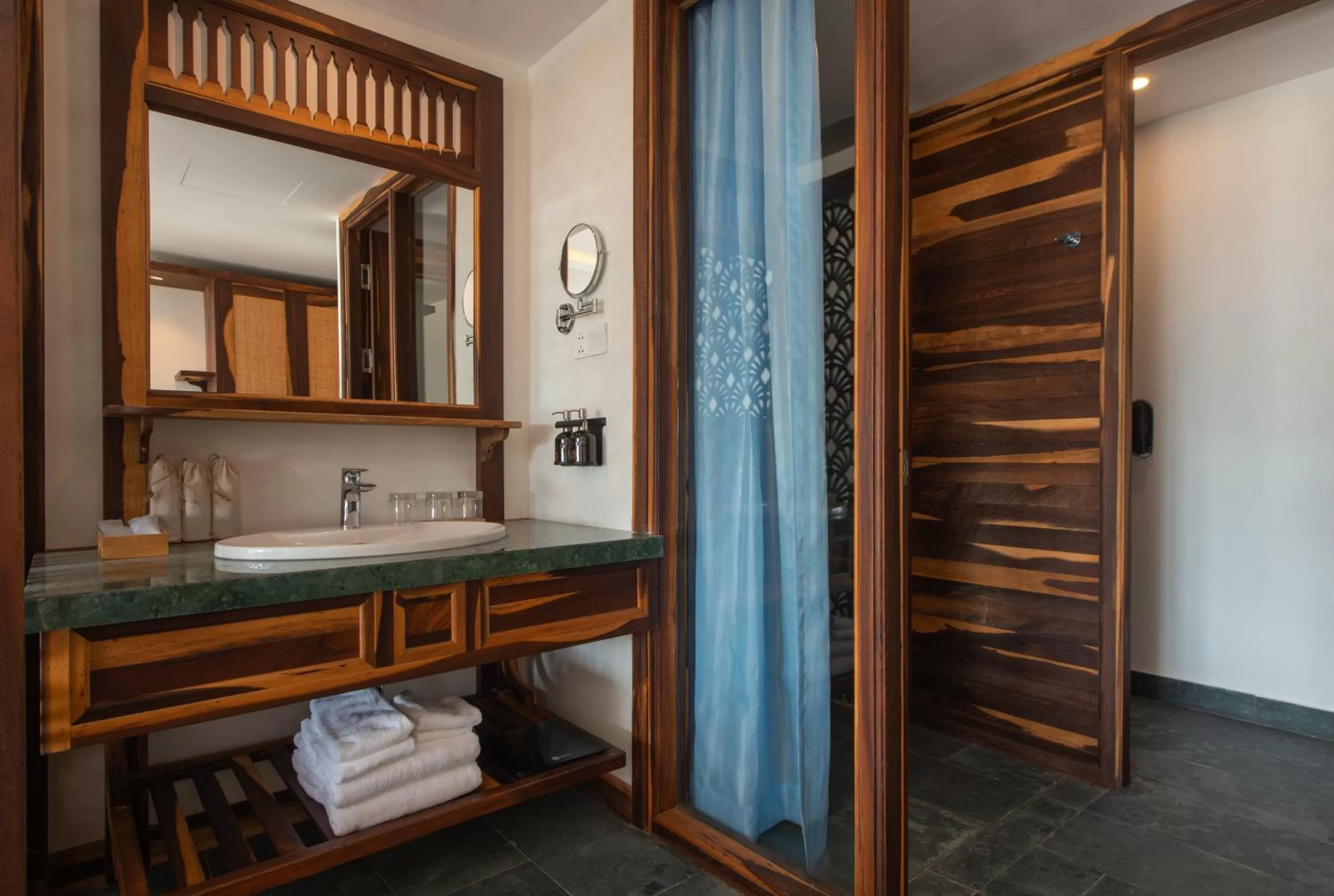 King Room with Balcony in Alibu Resort Nha Trang