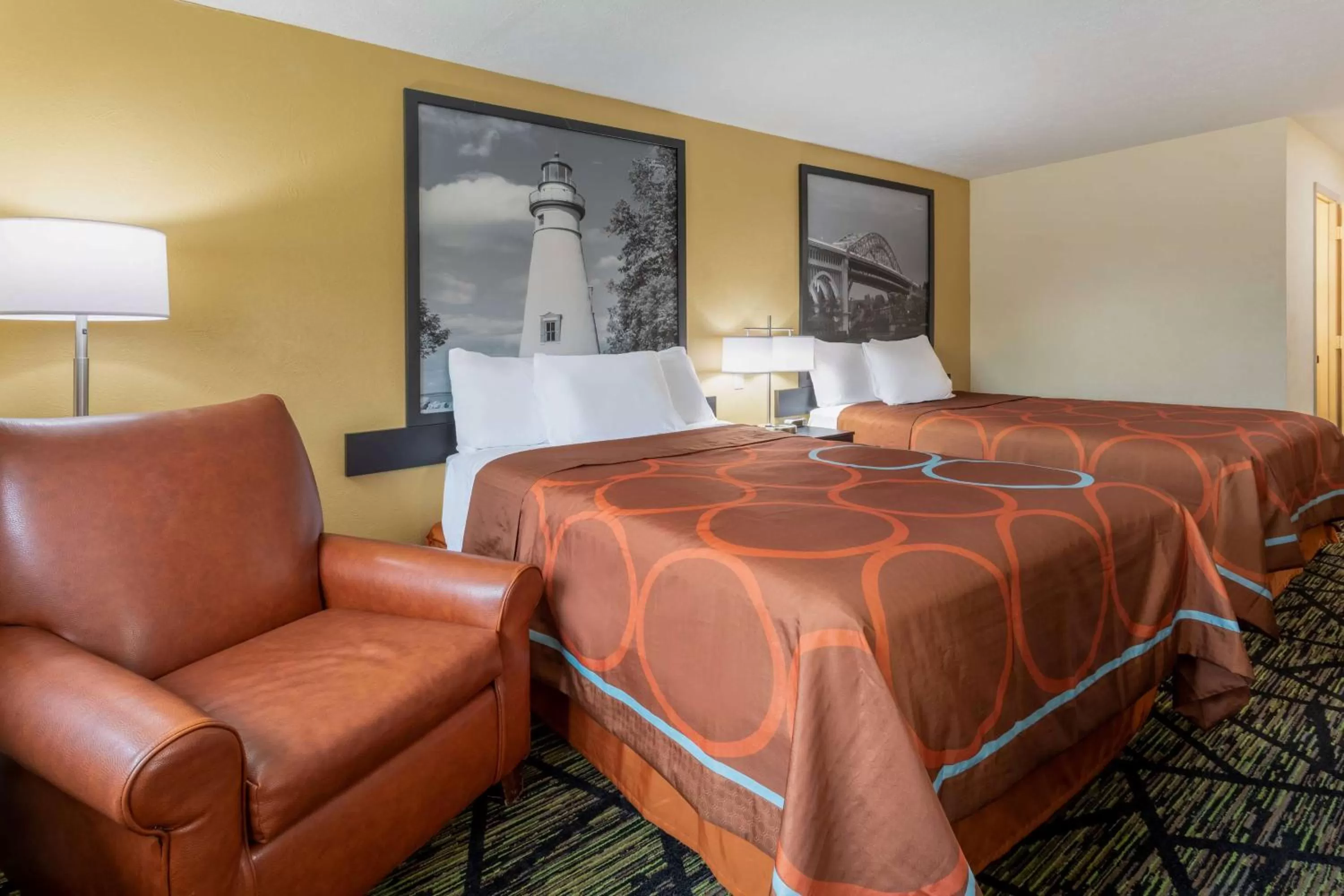 Double Room with Two Double Beds - Smoking in Super 8 by Wyndham Wooster