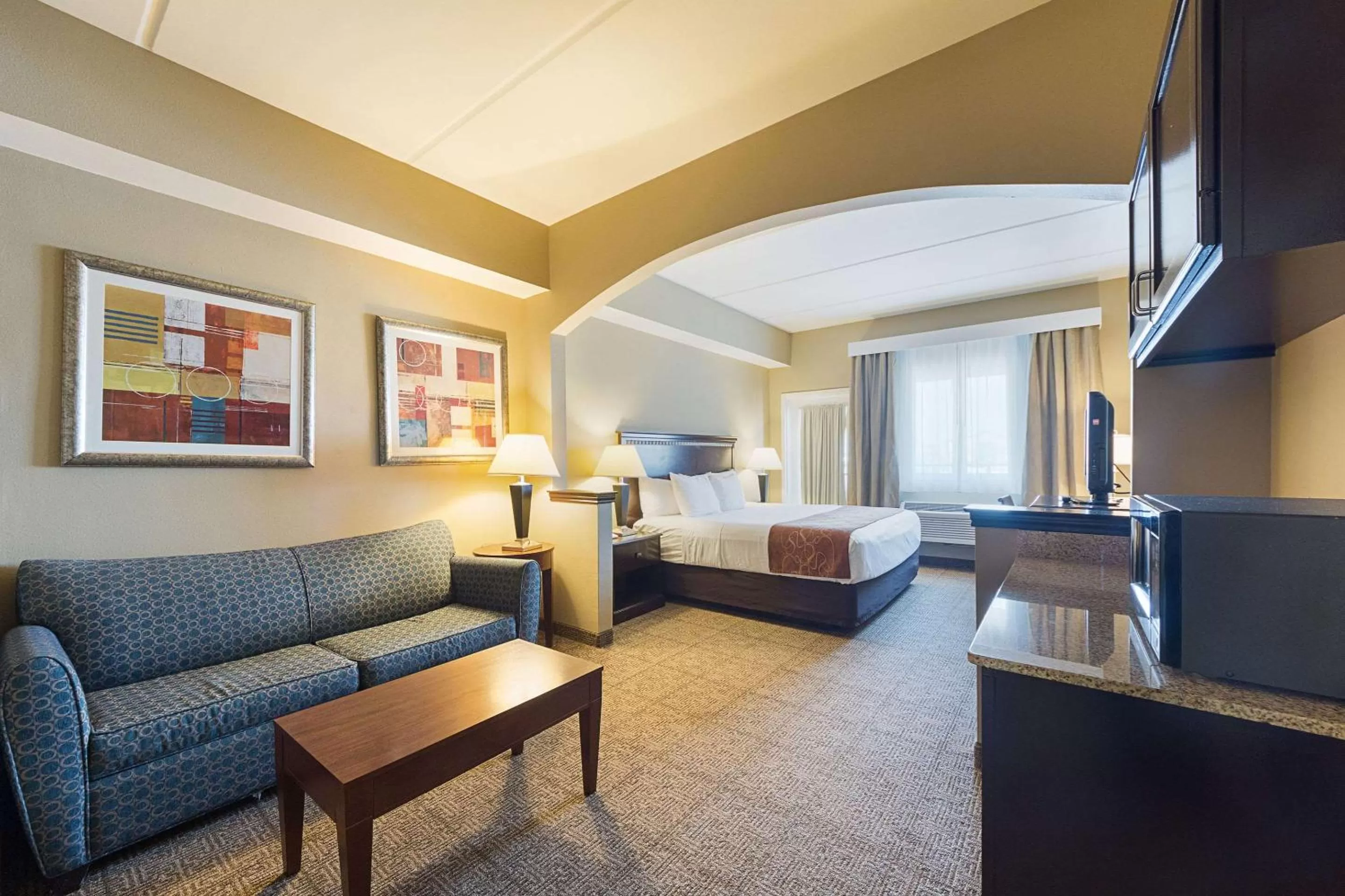 King Suite - Non-Smoking in Comfort Suites Beachside