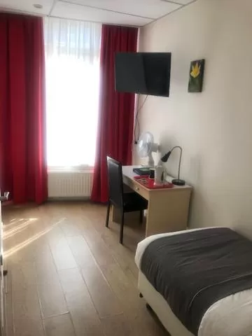 Single Room in Delta Hotel City Center