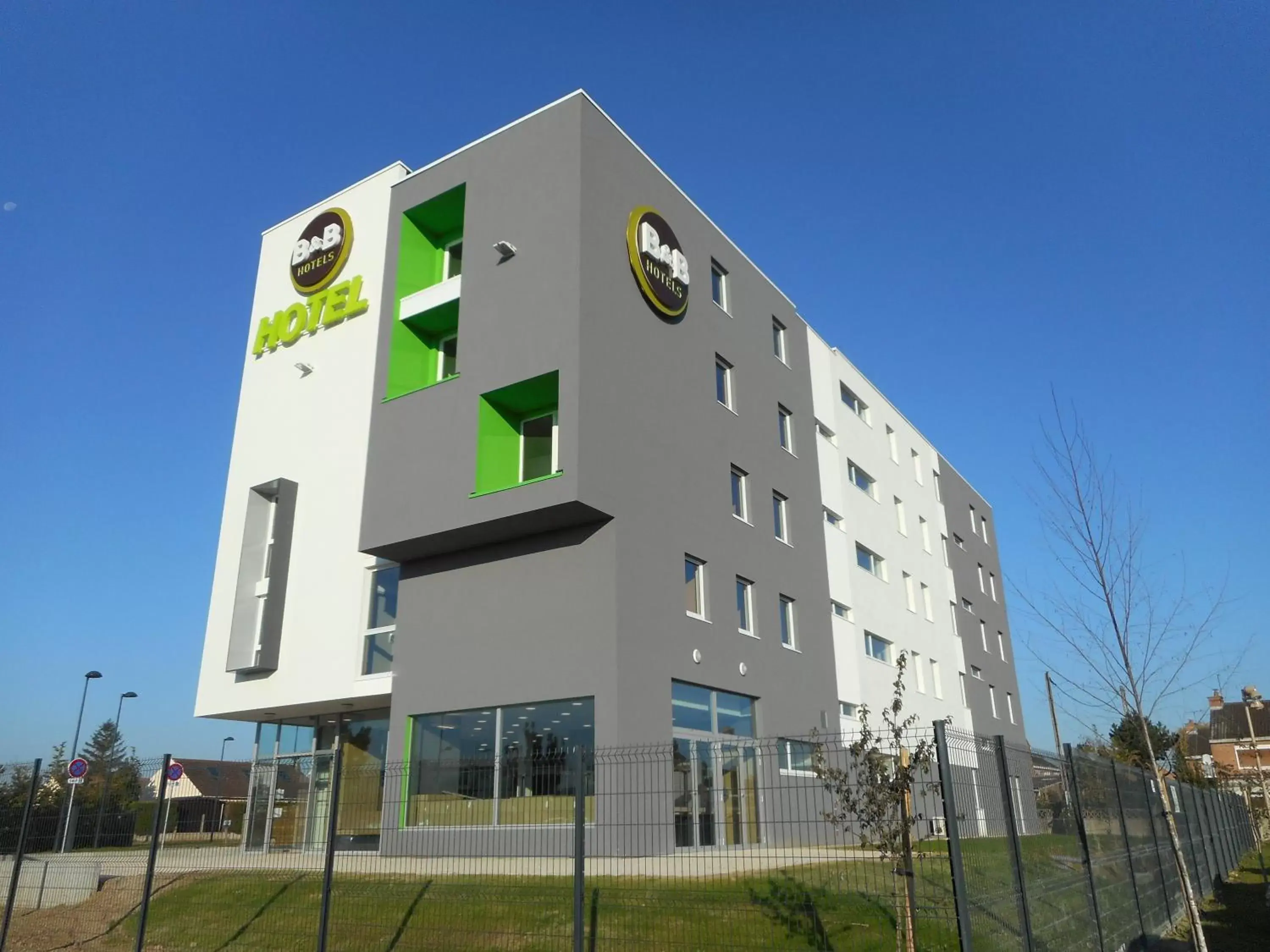 B&B HOTEL Lens Musée Du Louvre B&B HOTEL Lens Musée Du Louvre