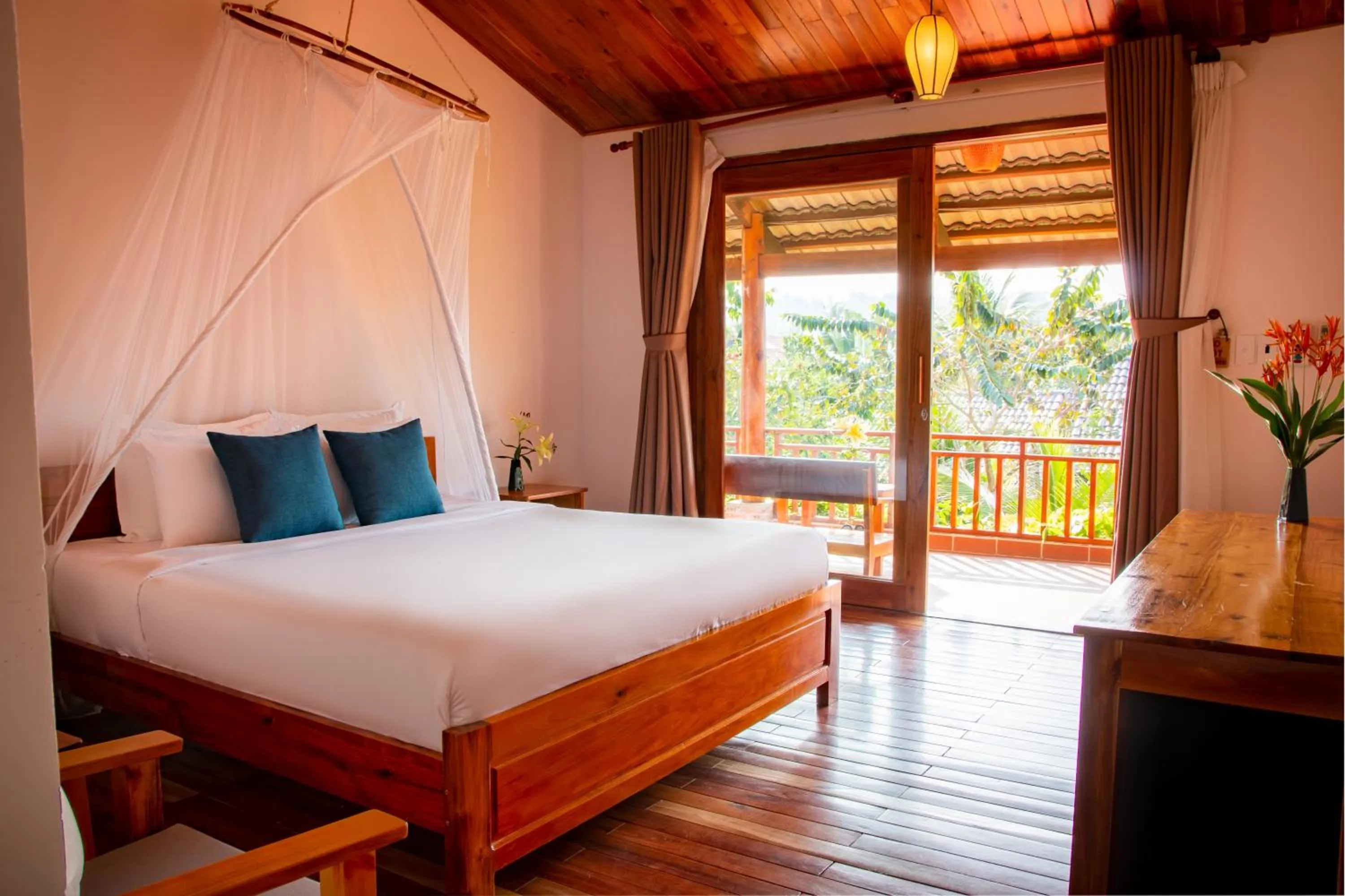 Photo of the whole room, Bed in La Casa Resort
