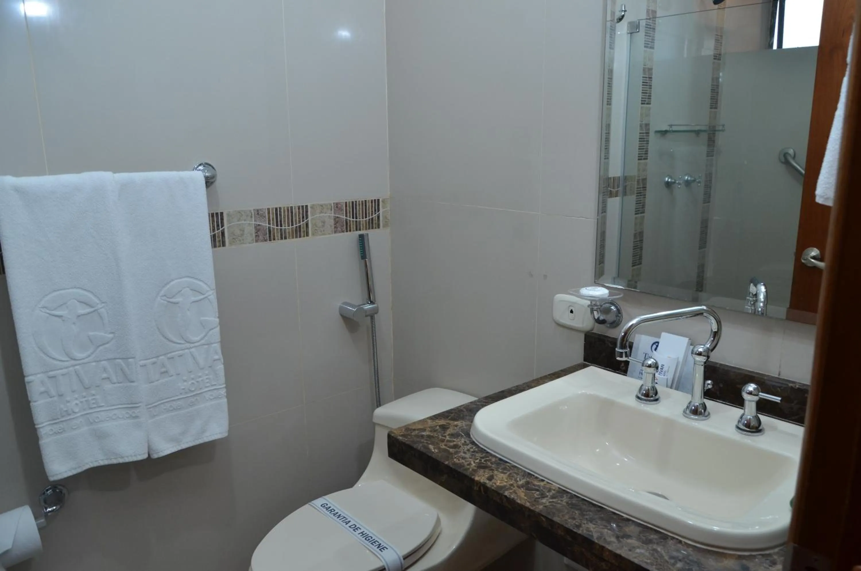 Deluxe Queen Room with Two Queen Beds in Hotel Tativan