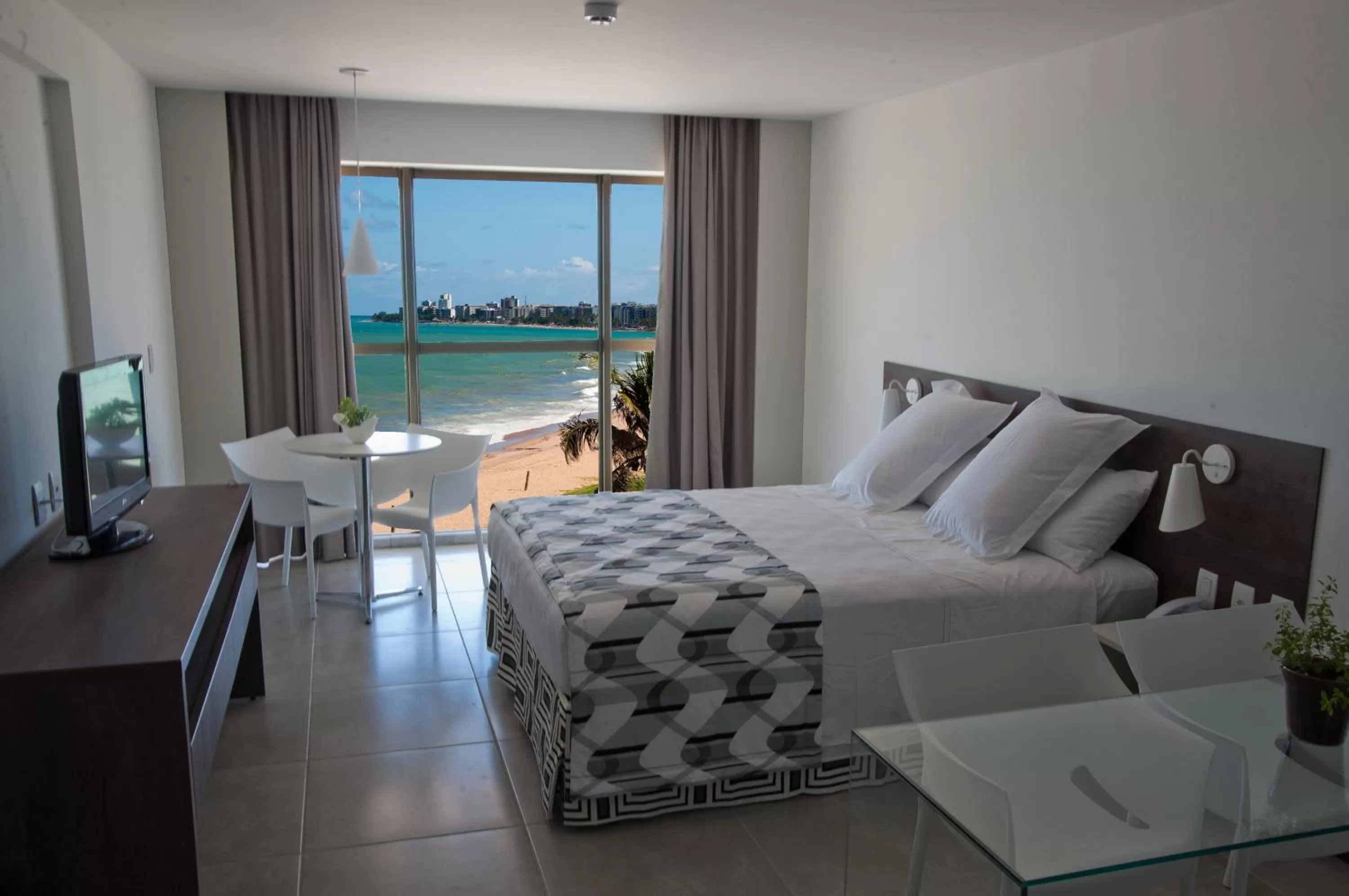 Deluxe Double Room with Frontal Ocean View in Ritz Suites Grand Hotel Boutique