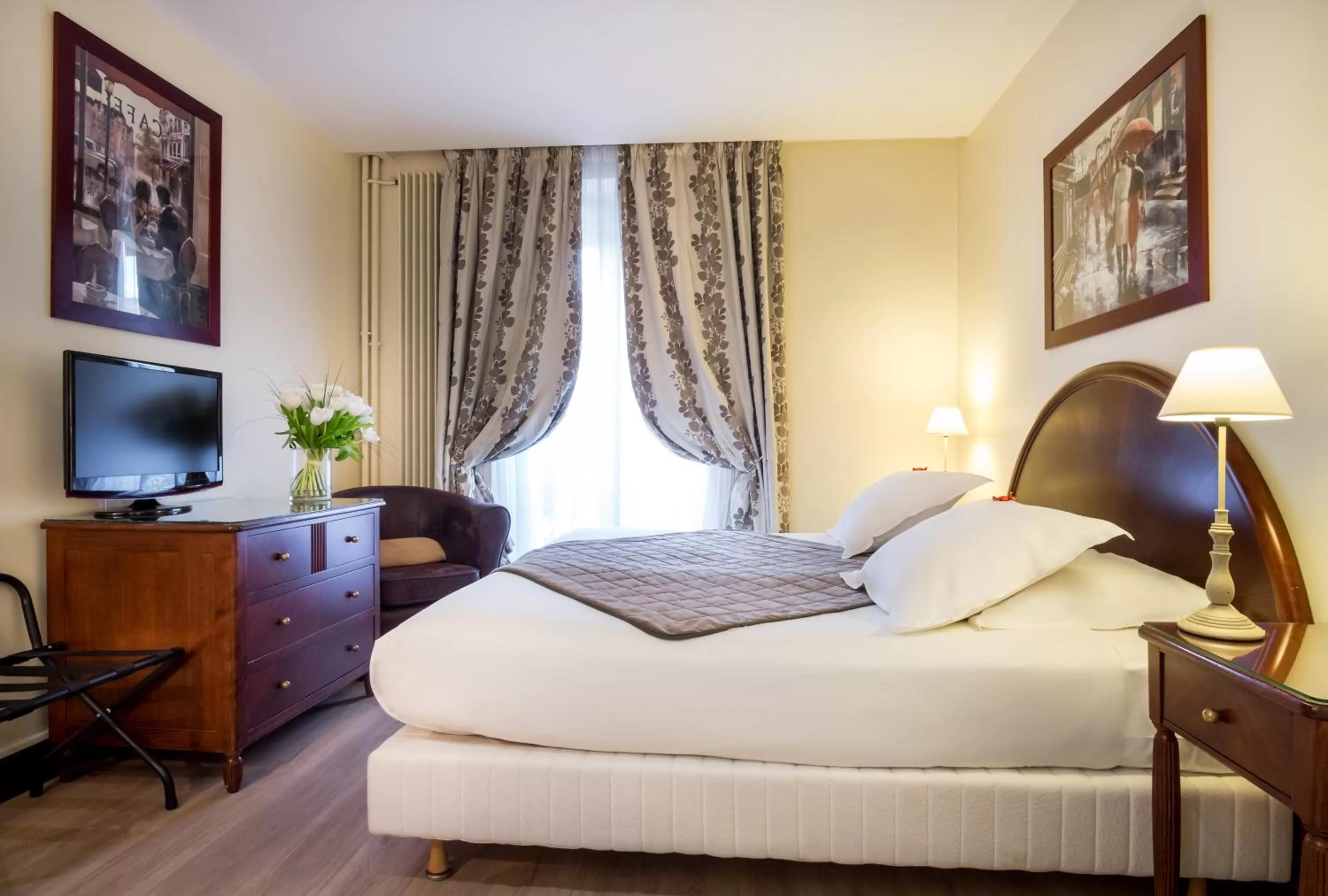 Superior Double Room in Waldorf Montparnasse