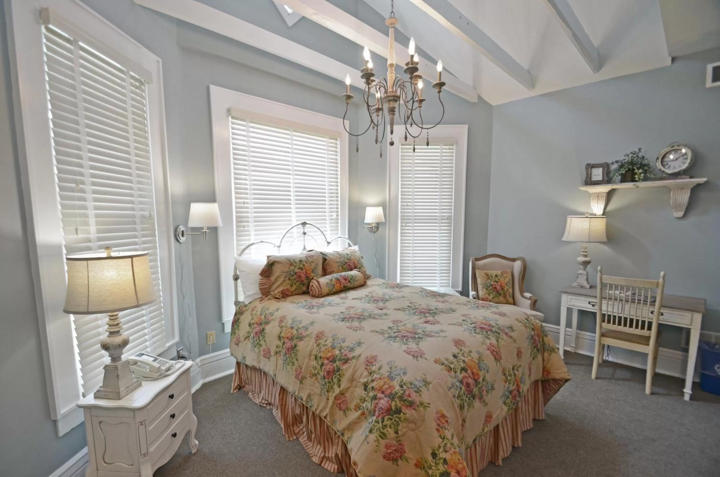 Queen Room - Non-Smoking in Grant Street Inn - Bloomington