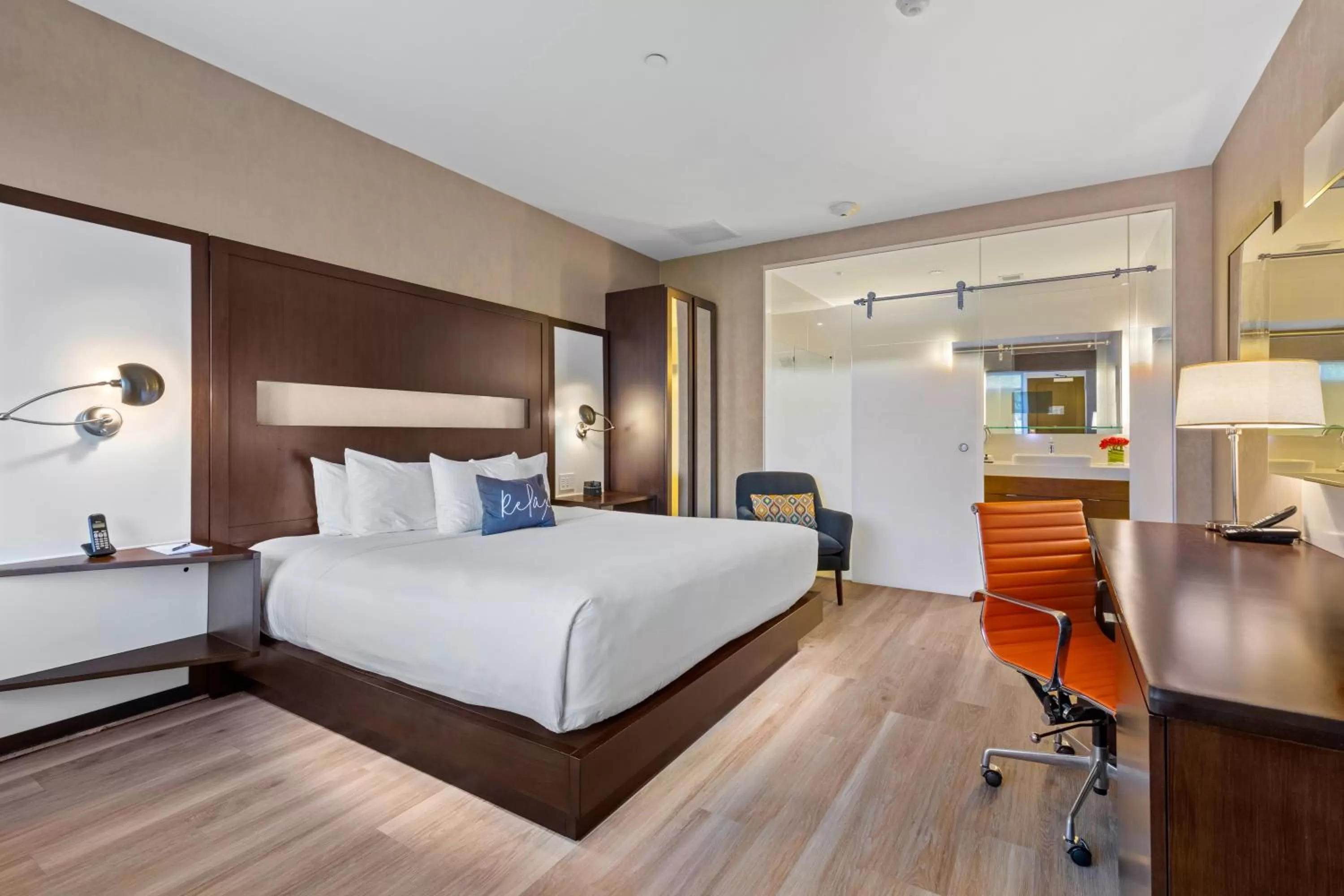 King Room Courtyard in The J House Greenwich Hotel