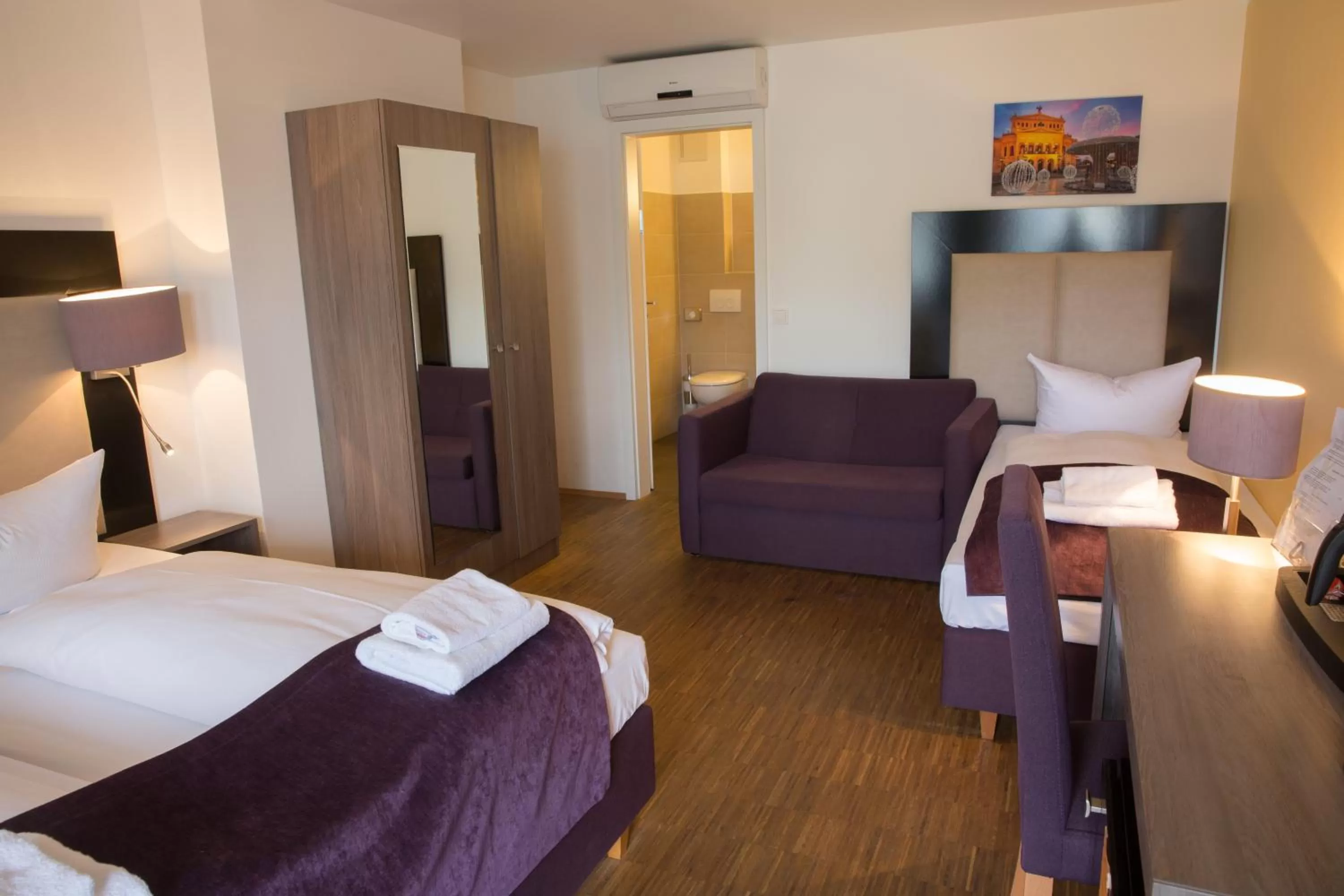 Triple Room in Trip Inn Goethe Hotel Messe