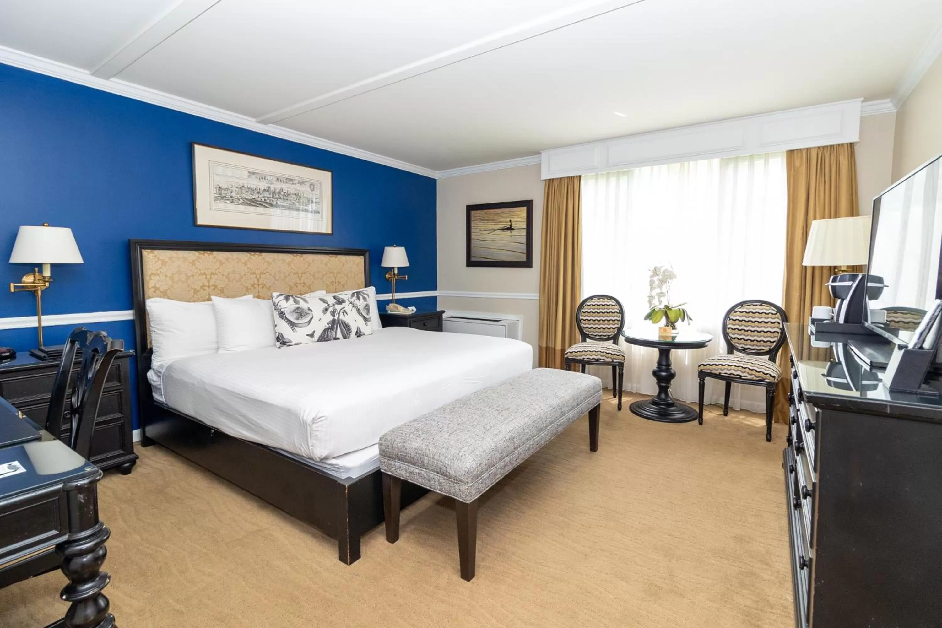 King Room - Disability Access in Lambertville Station Inn