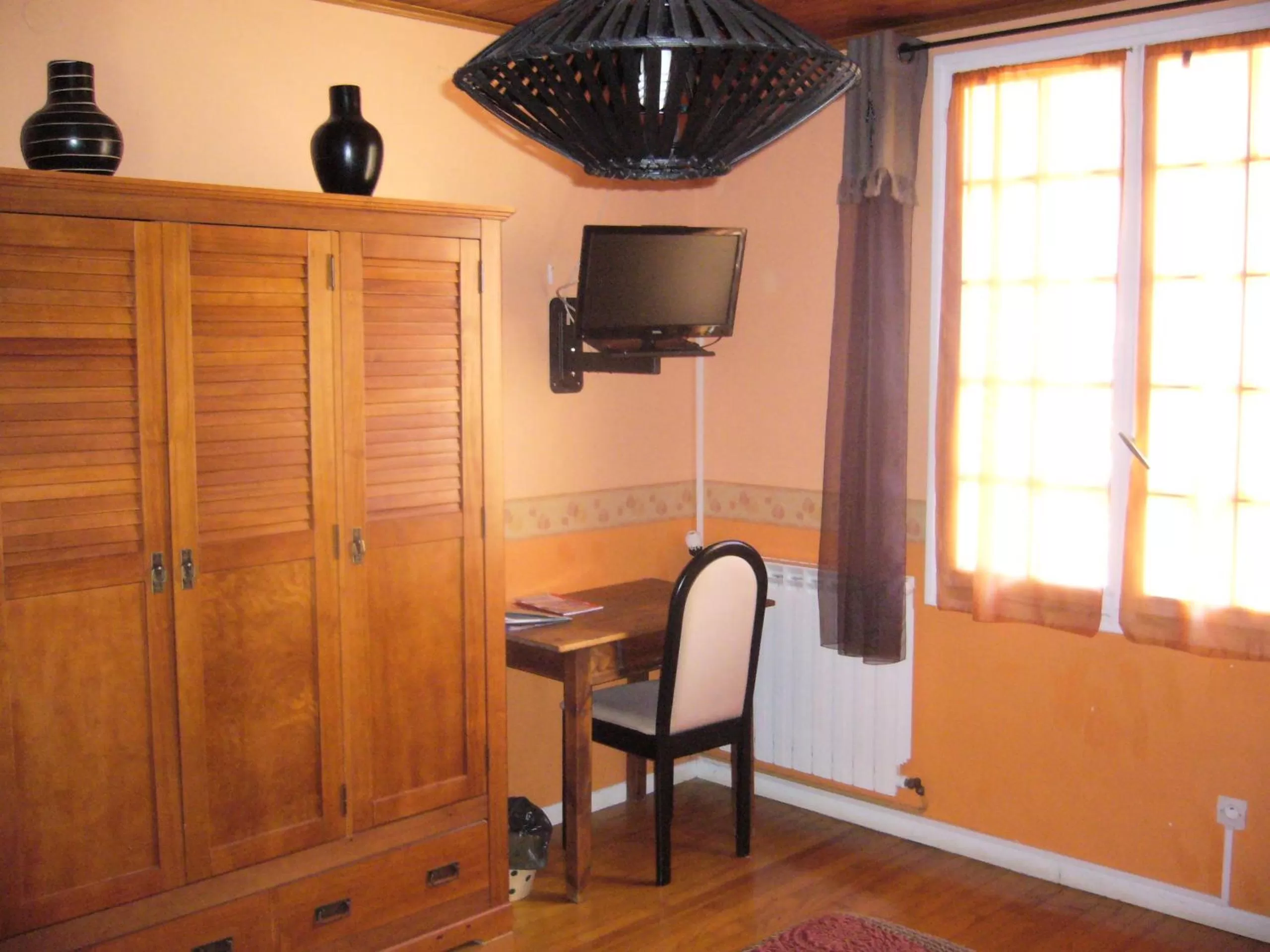 Superior Double Room with Shower in Chambres d'hôtes Al Camp d'Espalougues