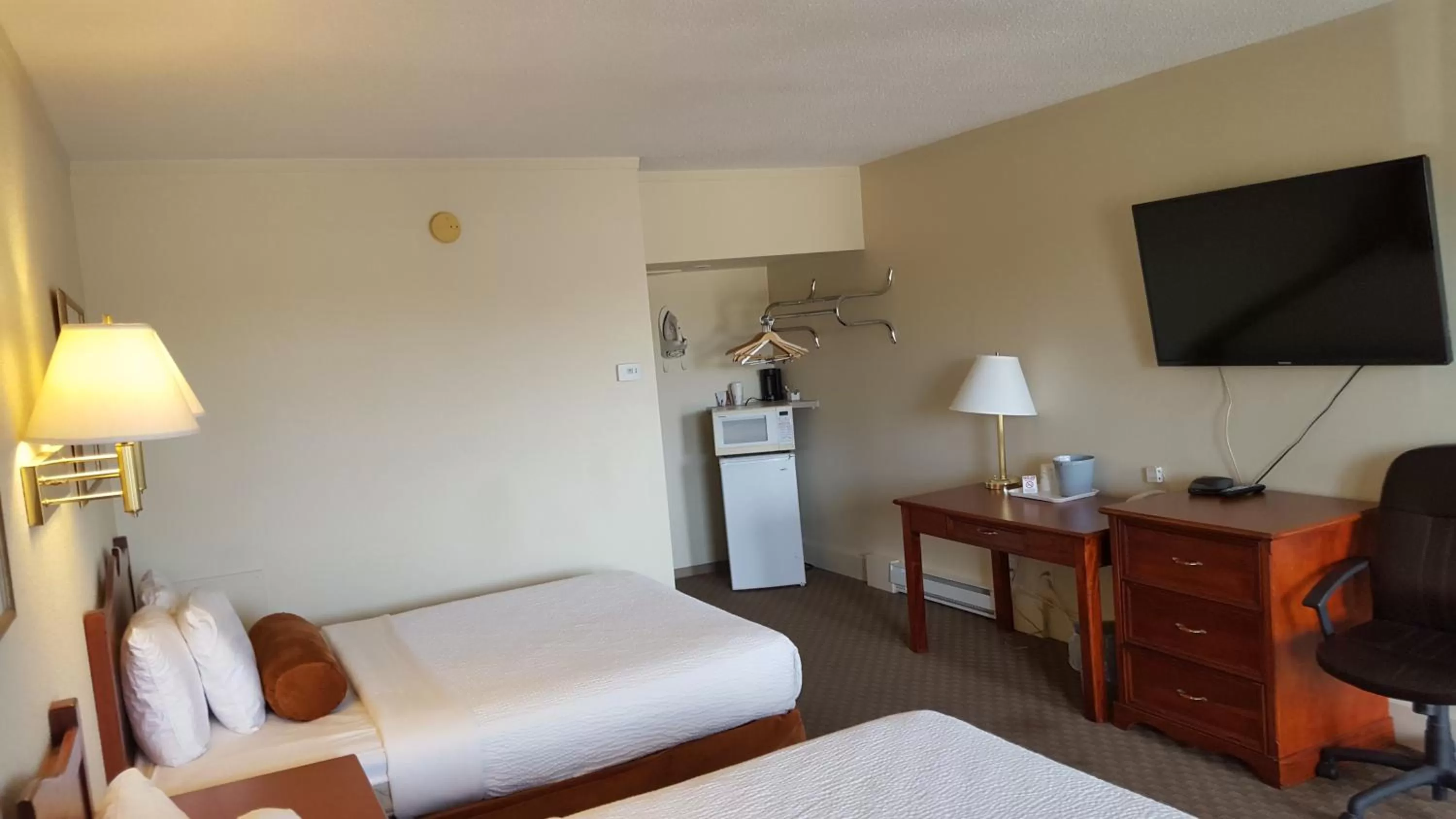 Queen Room with Two Queen Beds - Non-Smoking in Knights Inn Lethbridge