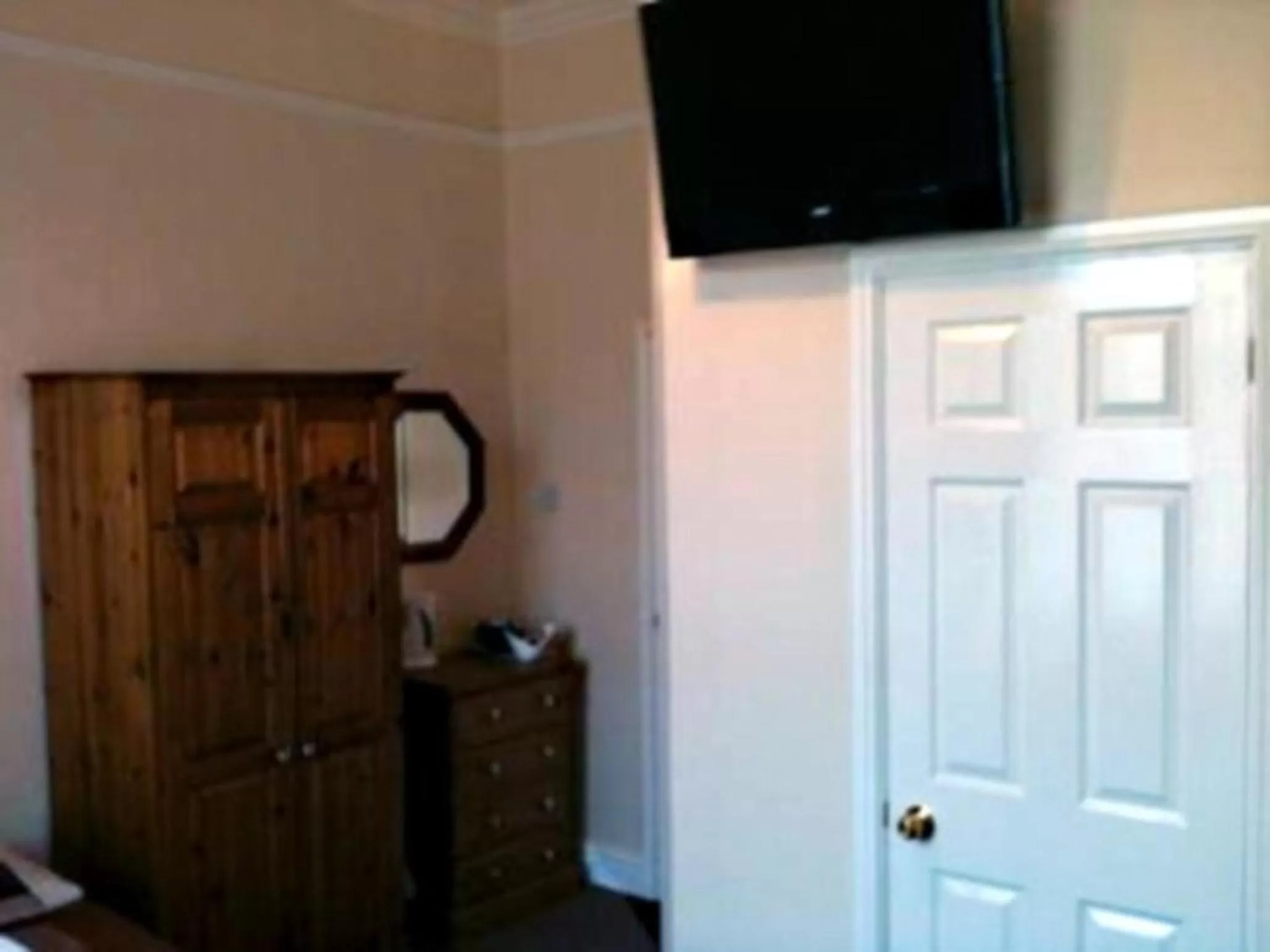 Twin Room in Clifton Hotel