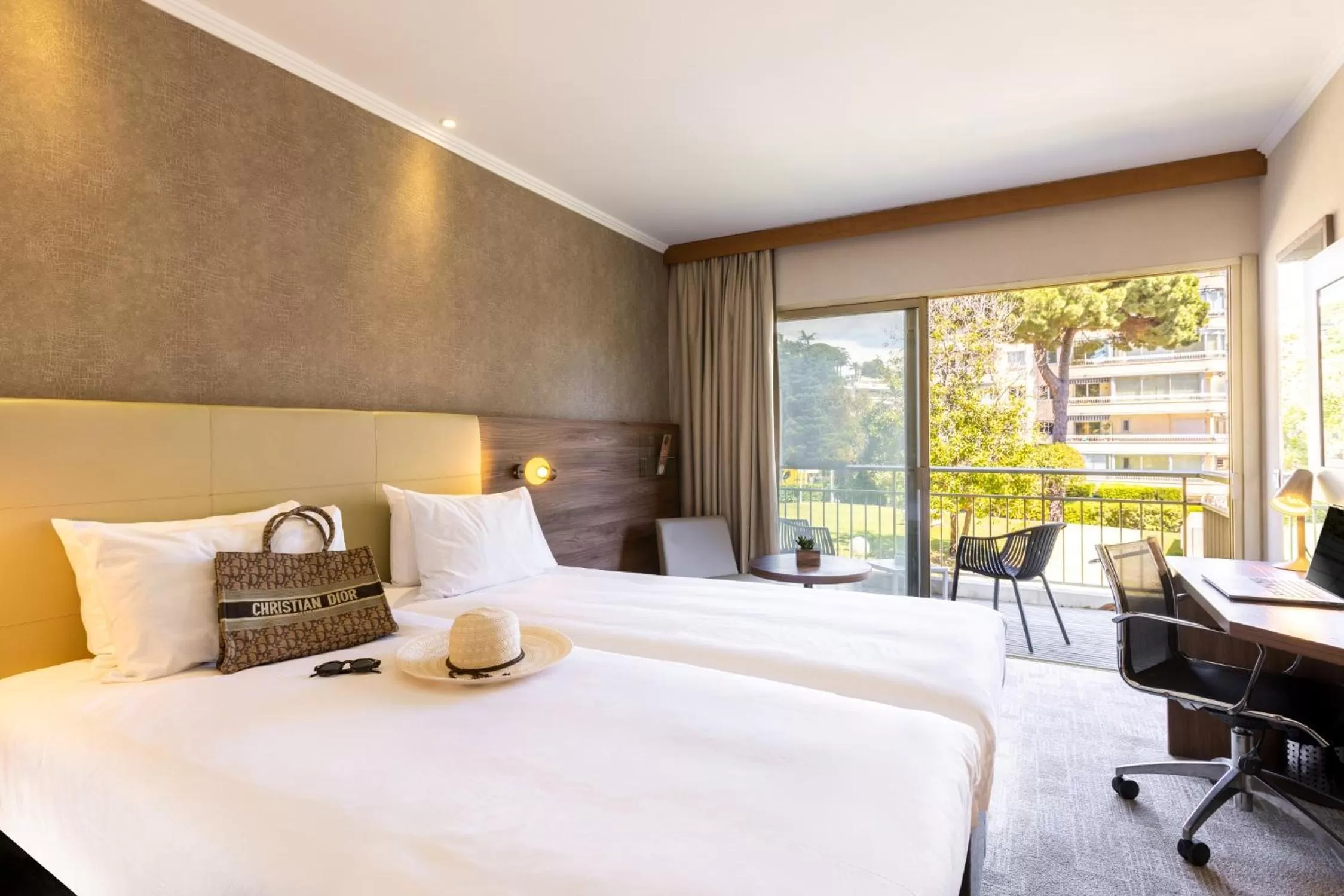 Priviledge Twin Room with Garden View in Luxotel Cannes