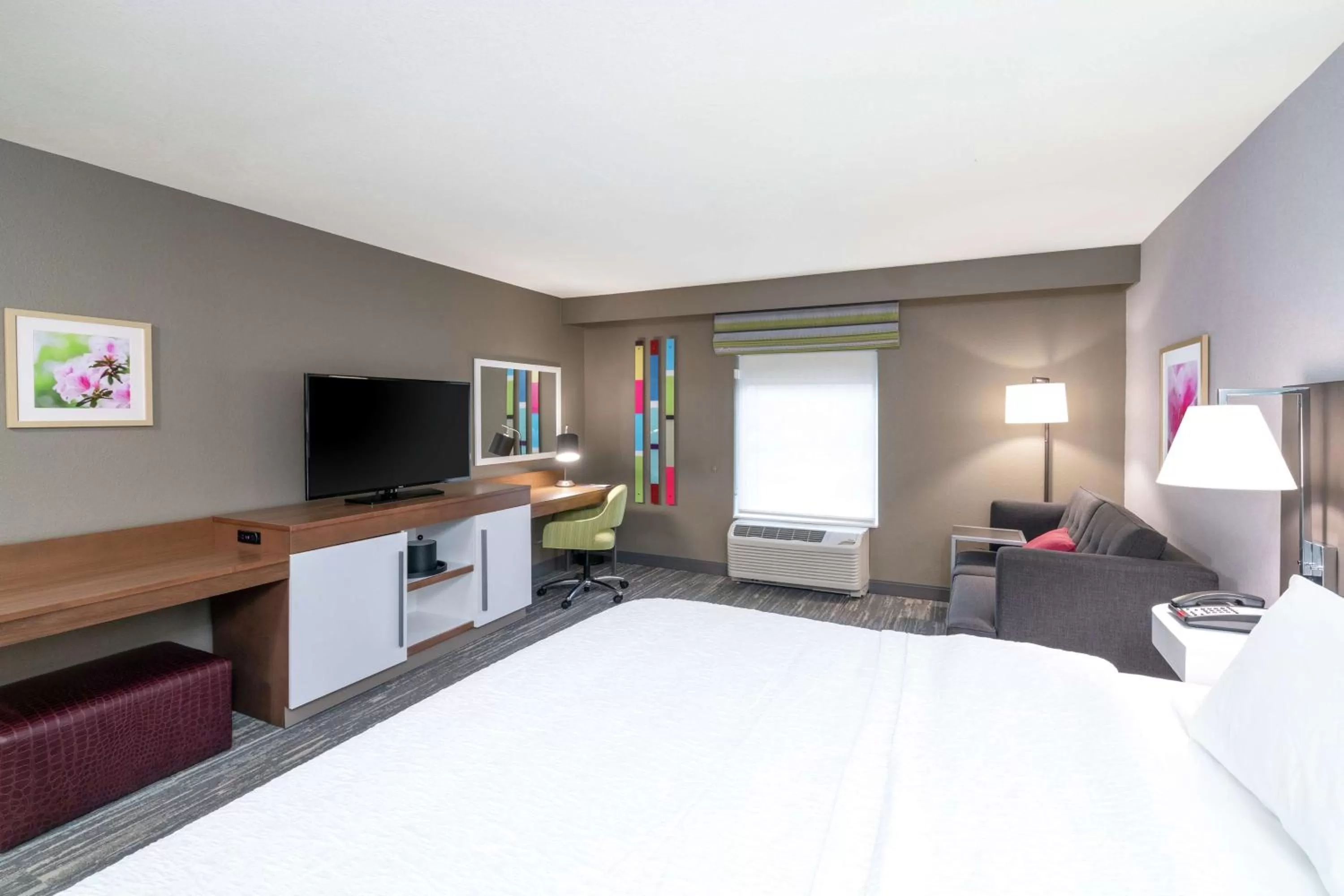 King Room with Sofa Bed- Non-Smoking in Hampton Inn Weston, WV