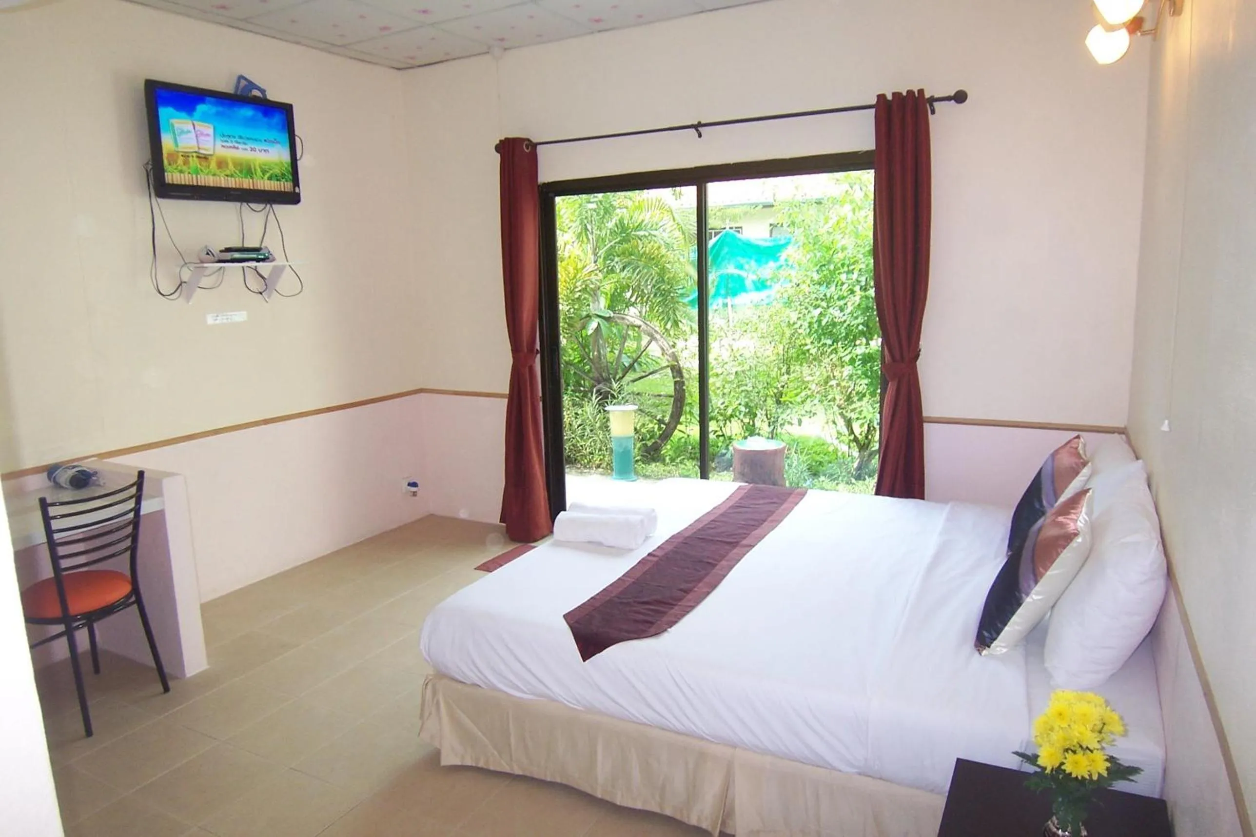 Double Room with Fan in Phuket Airport Overnight Hotel