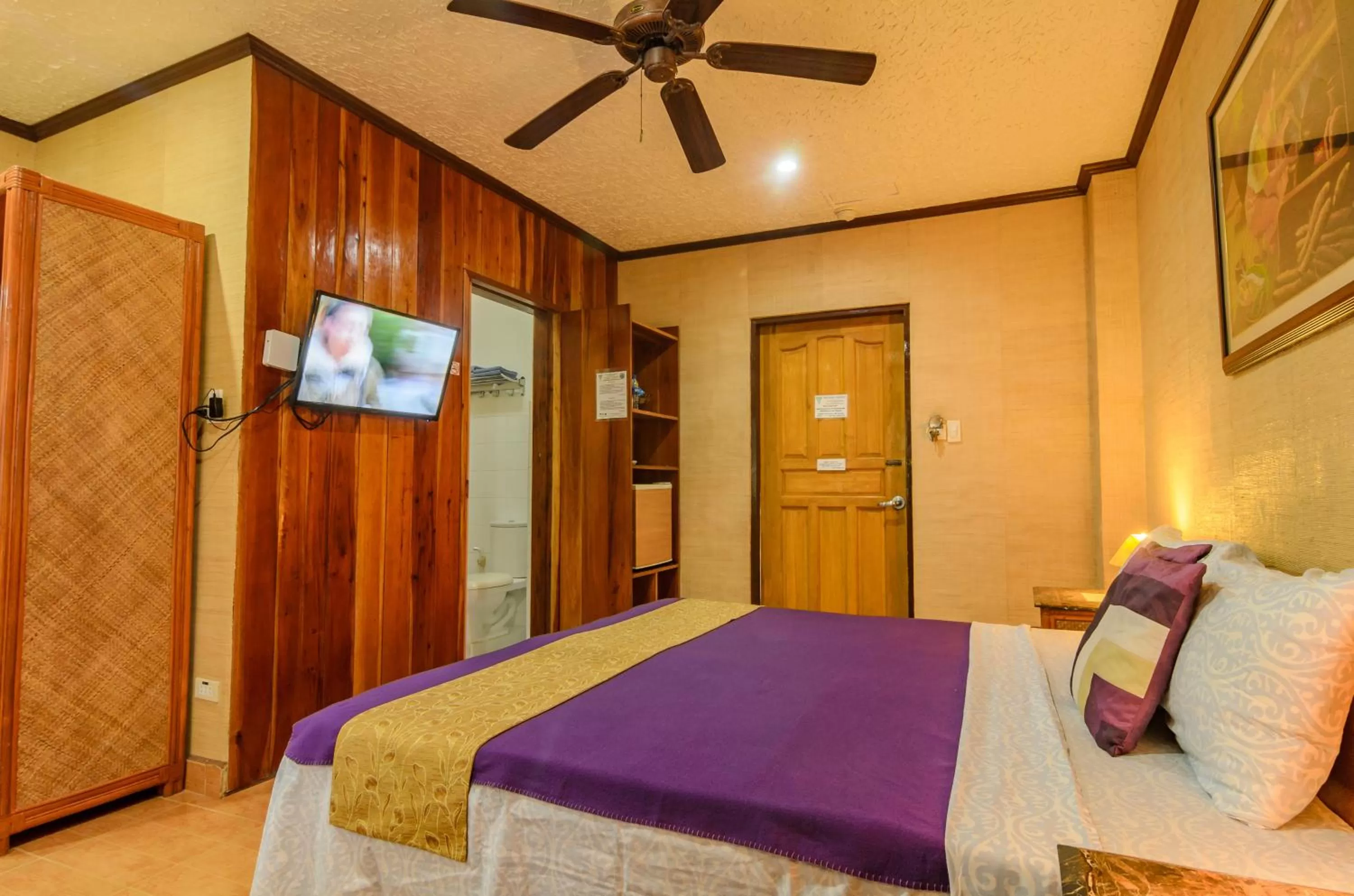Deluxe Double Room in Hayahay Resort
