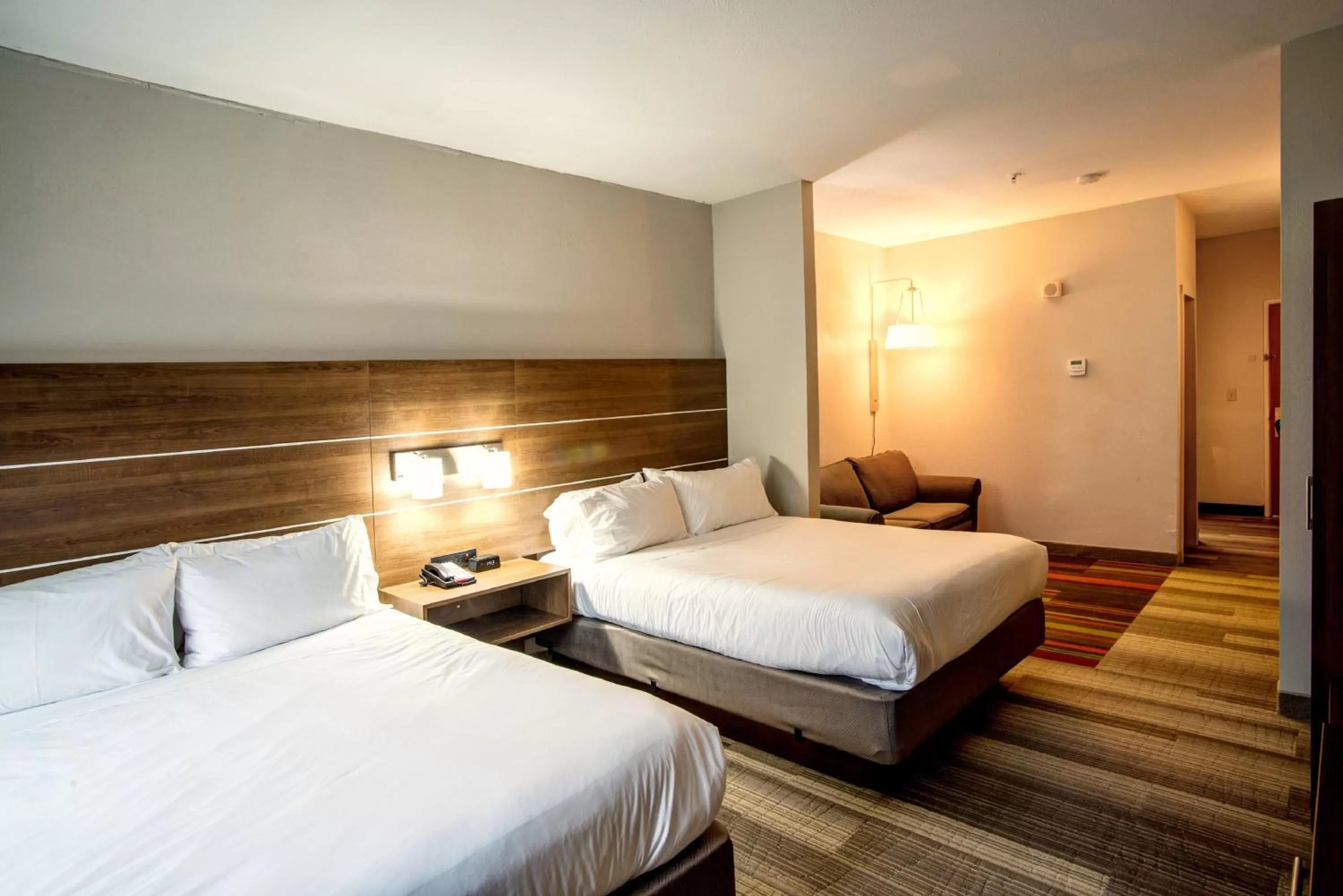 Standard Room with Two Queen Beds in Holiday Inn Express La Plata by IHG