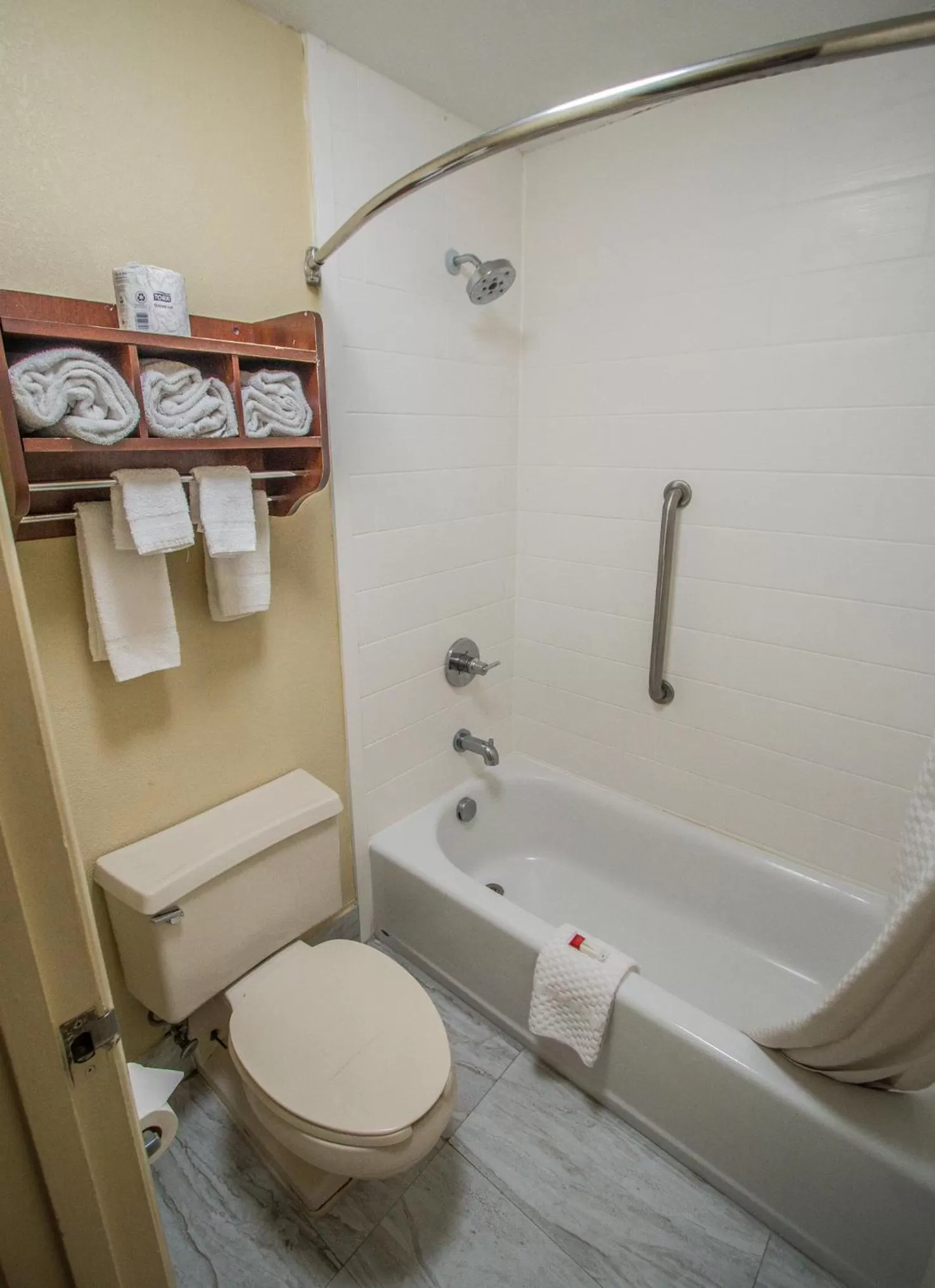 Queen Room with Two Queen Beds - Smoking in Days Inn by Wyndham Destin