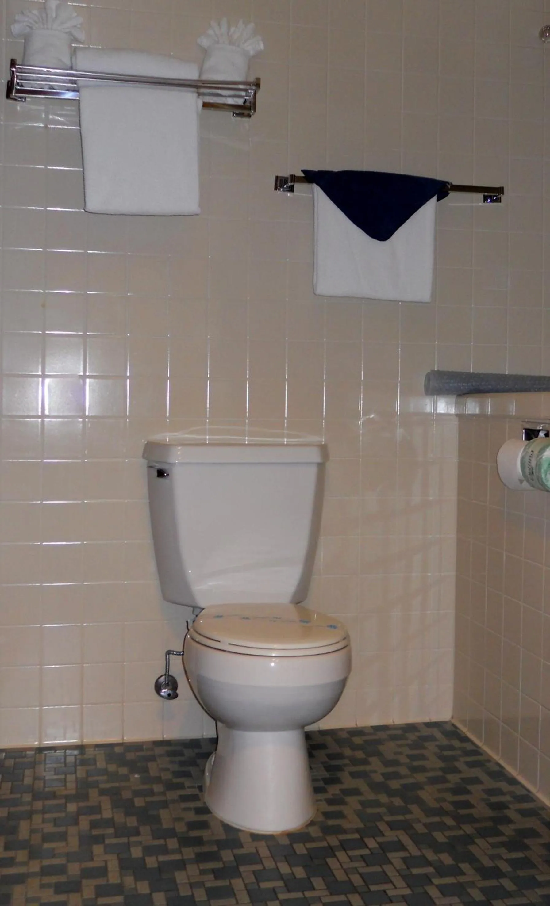 Ocean View with Two Queen Beds in Blue Sail Inn