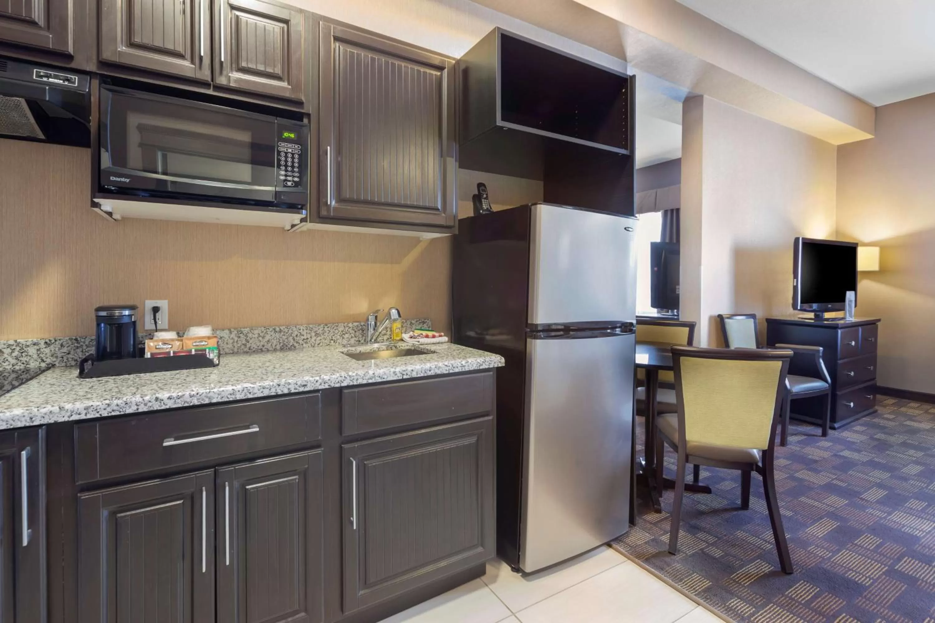 Queen Room with Two Queen Beds - Non-Smoking in Best Western PLUS Fox Creek