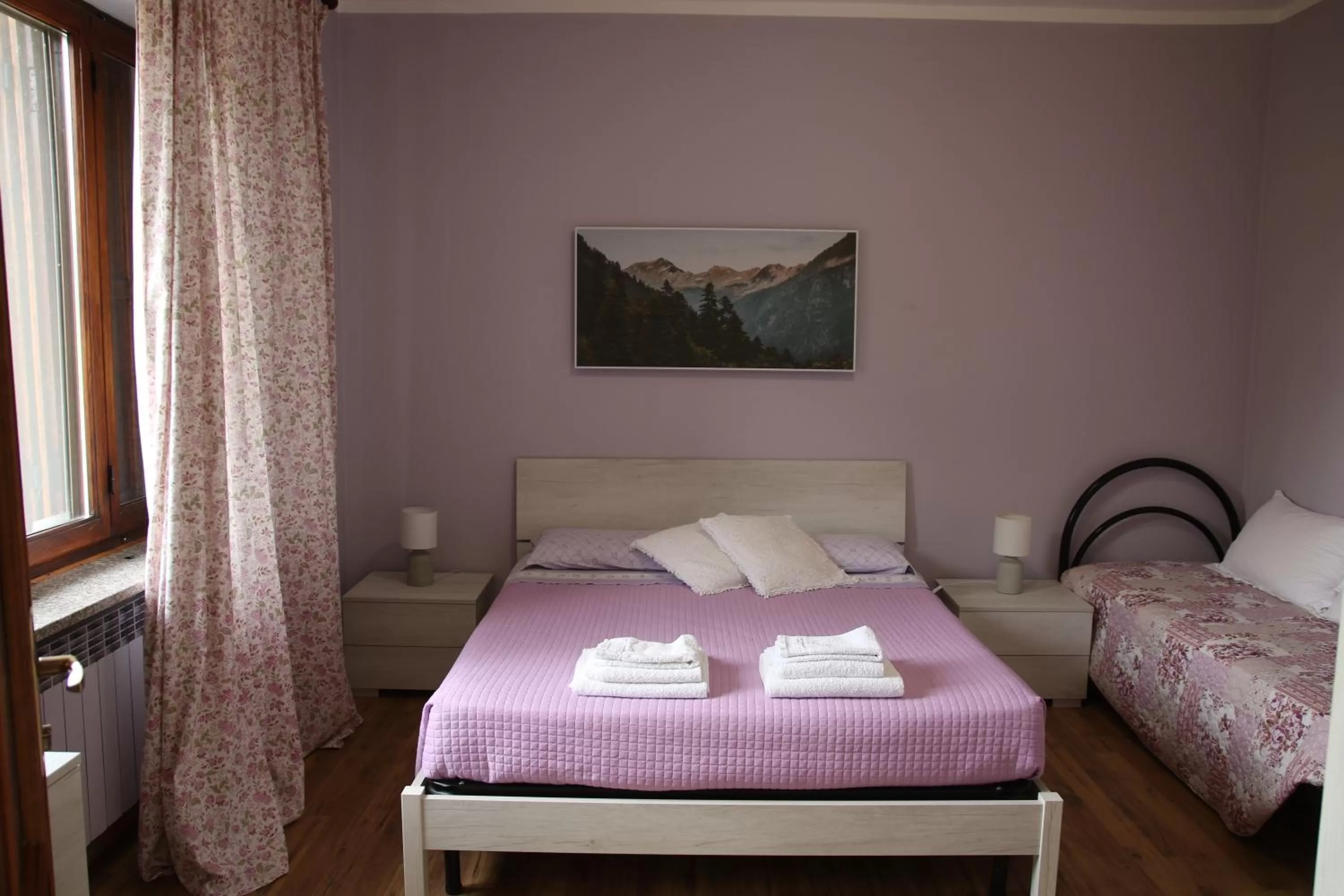 Double Room with Shared Bathroom - single occupancy in Bed And Breakfast Del Lago