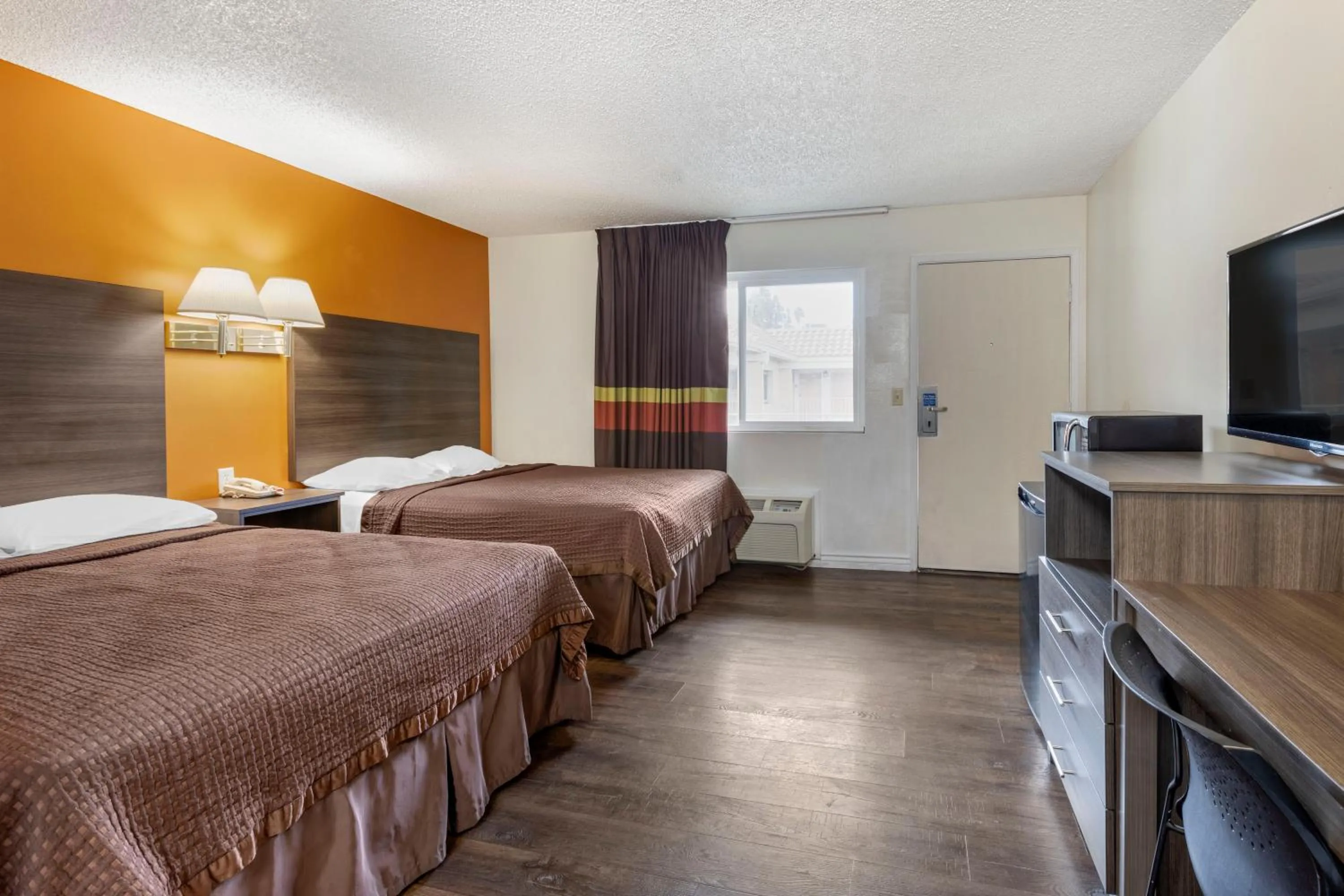 Queen Room with Two Queen Beds - Non-Smoking in Riverside Inn & Suites