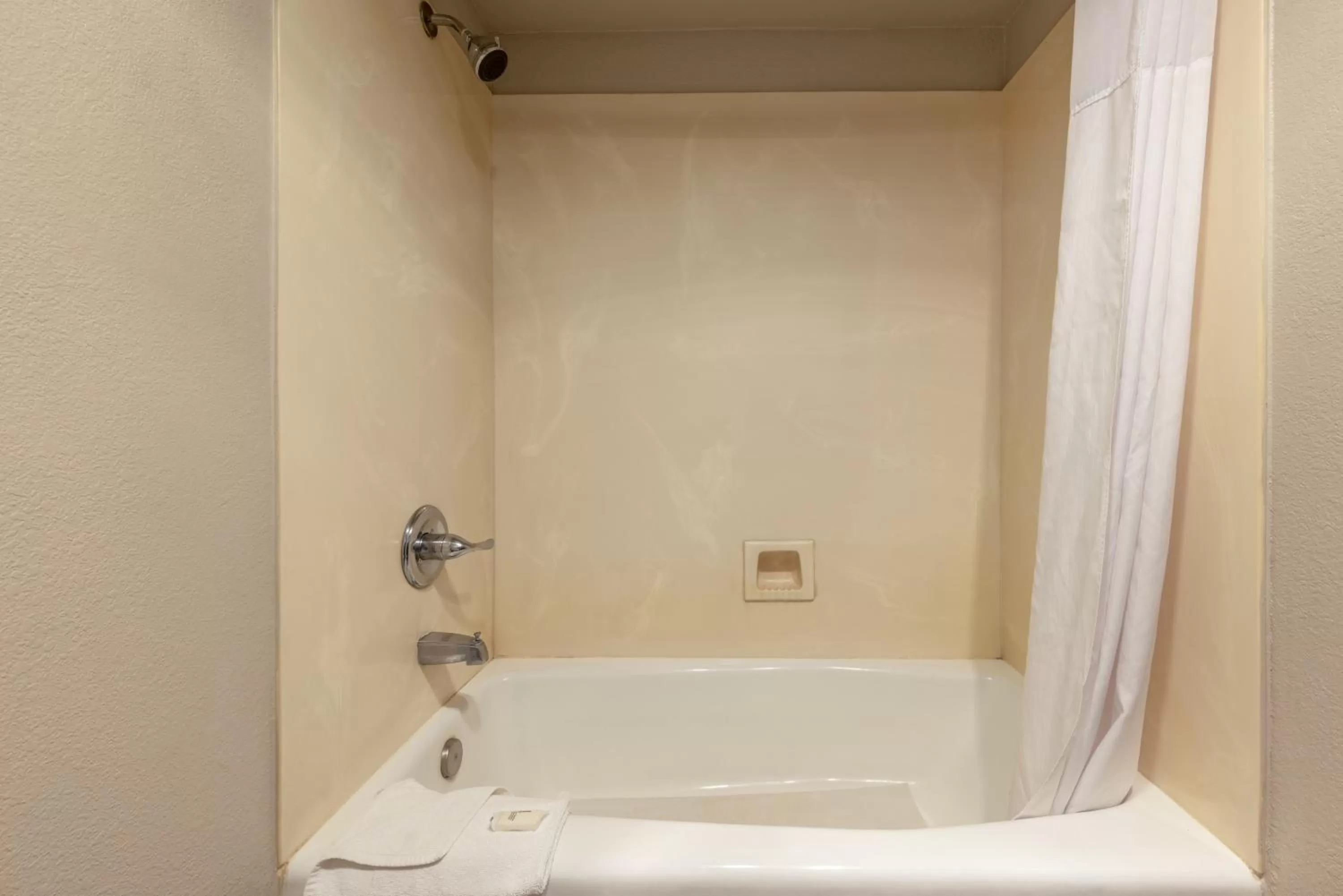 Queen Room with Two Queen Beds - Non-Smoking in Days Inn by Wyndham Lathrop